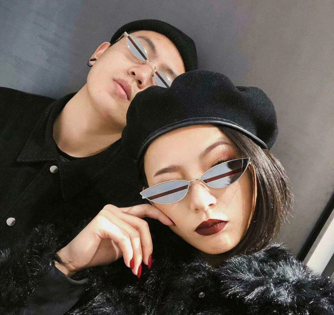 FEISEDY Fashion Designer Sunglasses Retro Small Petals Shape Arc Temple Design B2298