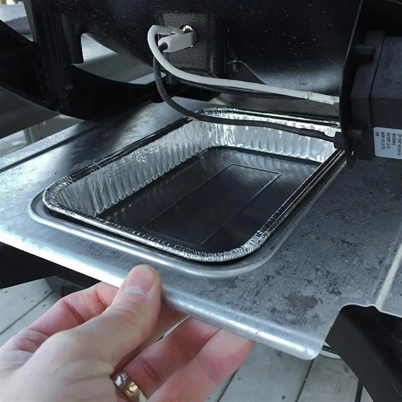 Jednorazowe naczynia kuchenne 125 szt. Taca do wychwytywania grilla z folii aluminiowej pokrywką Grill gotowania Pieczenie(600ml)
