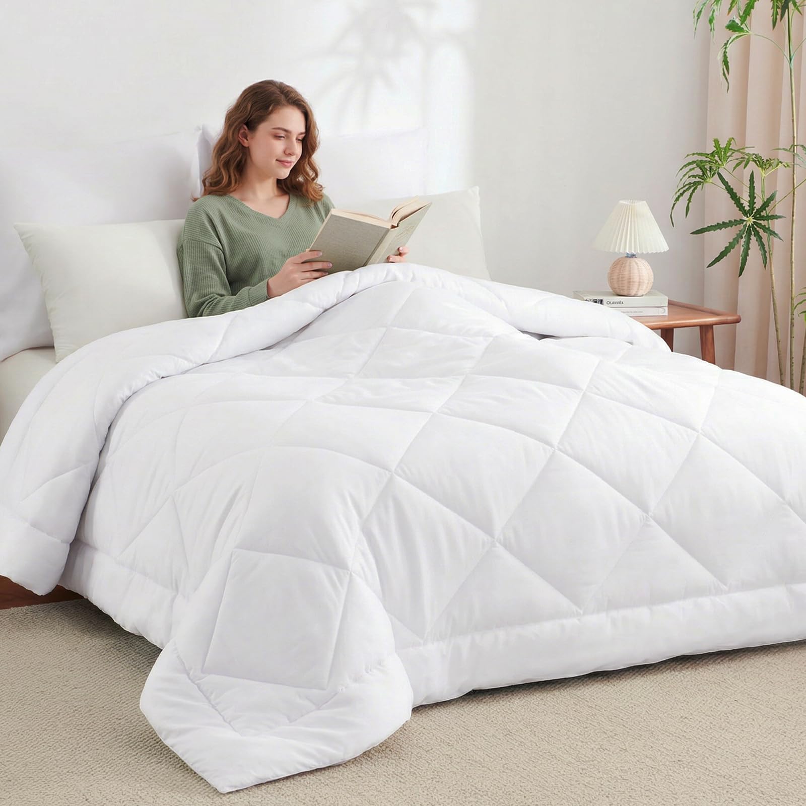 CozyLux Piumone Matrimoniale 220x240 cm per 4 Stagioni, Trapunta Invernale 220 x 240, Piumone Letto in Microfibra 300 g/m², Morbido, Caldo e Traspirante, Lavabile in Lavatrice, 240x220, Bianco