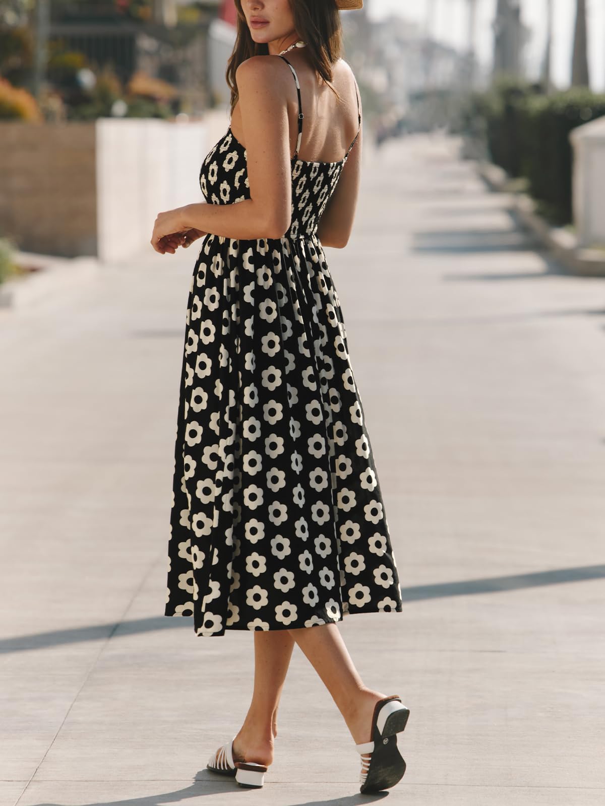 CUPSHE Abito lungo da donna, floreale a pois, senza maniche, smocked, con ruches, spalline sottili, abito estivo lungo da spiaggia, Nero , M