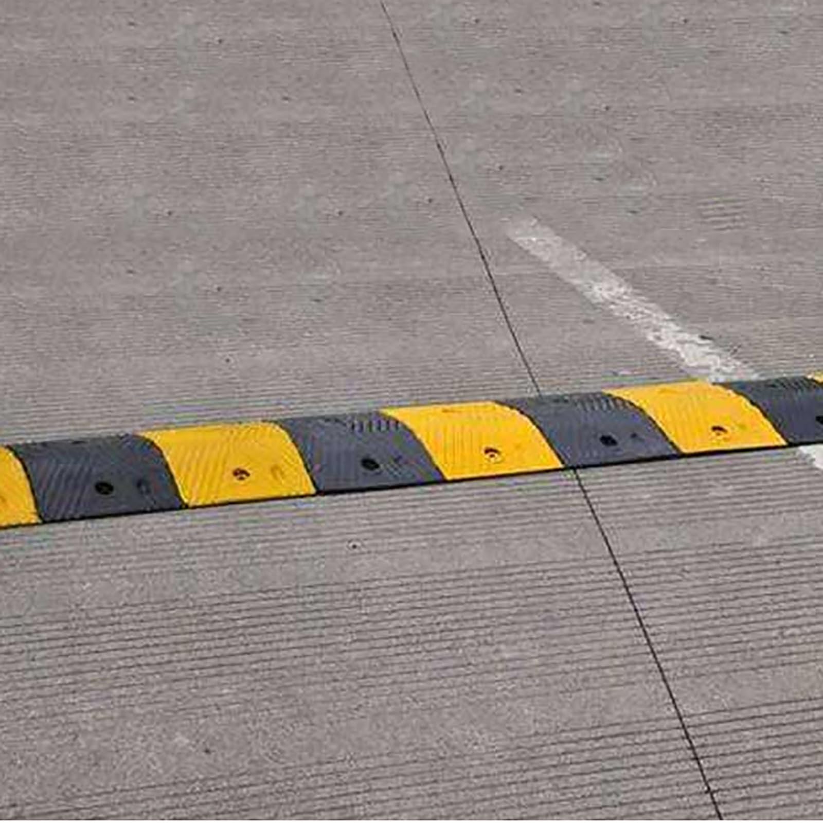 39" Driveway Curb Ramp, Heavy Duty Speed Humps with Bolt, Speed Bump for Asphalt Concrete Gravel Driveway, Rated 66000 LBS(5cm/2in)