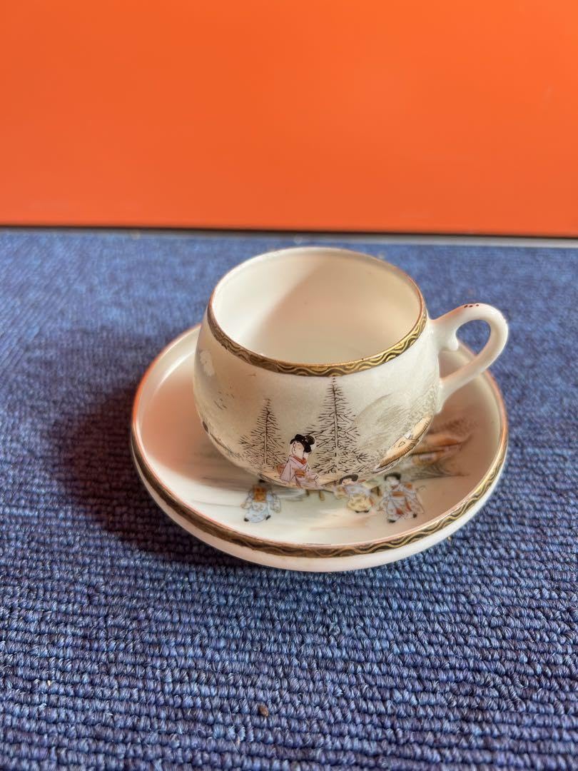 里帰り 明治 色絵ティーカップ ソーサー
