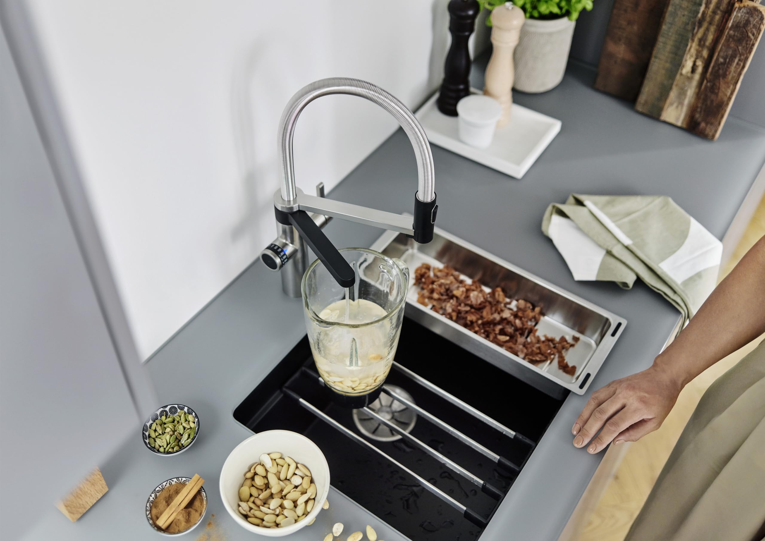 BLANCO drink.filter EVOL-S Pro satinato, sistema di trattamento dell'acqua, acqua filtrata, regolazione della quantità Click & Touch, beccuccio separato per acqua filtrata, rubinetto