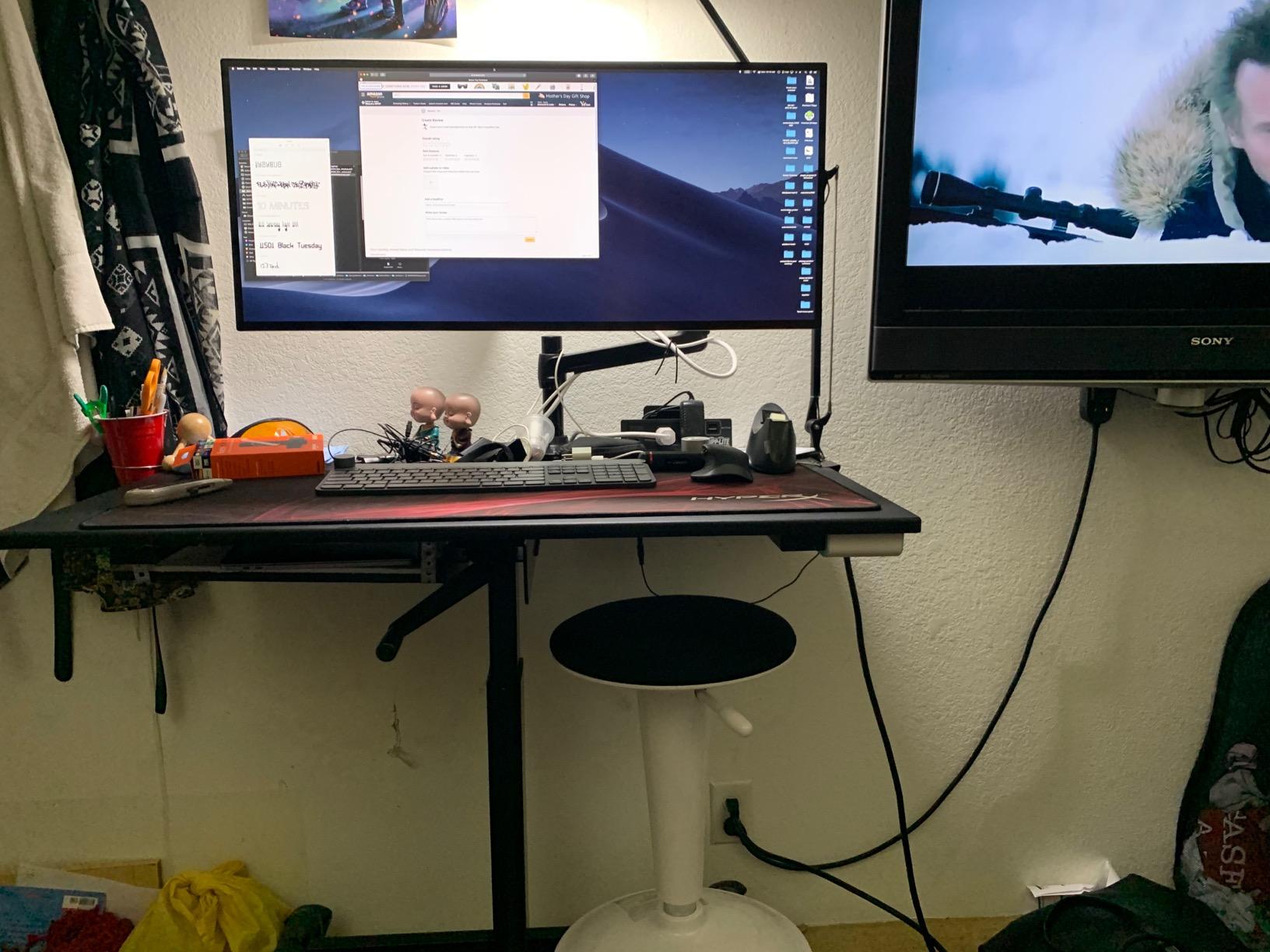 Range of motion is perfect to carry on a 34" monitor