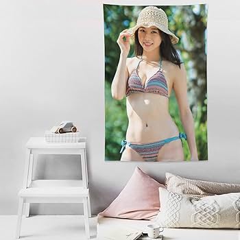 Amazon.co.jp: 牧野真莉愛セクシーグラビア水着画像タペストリー