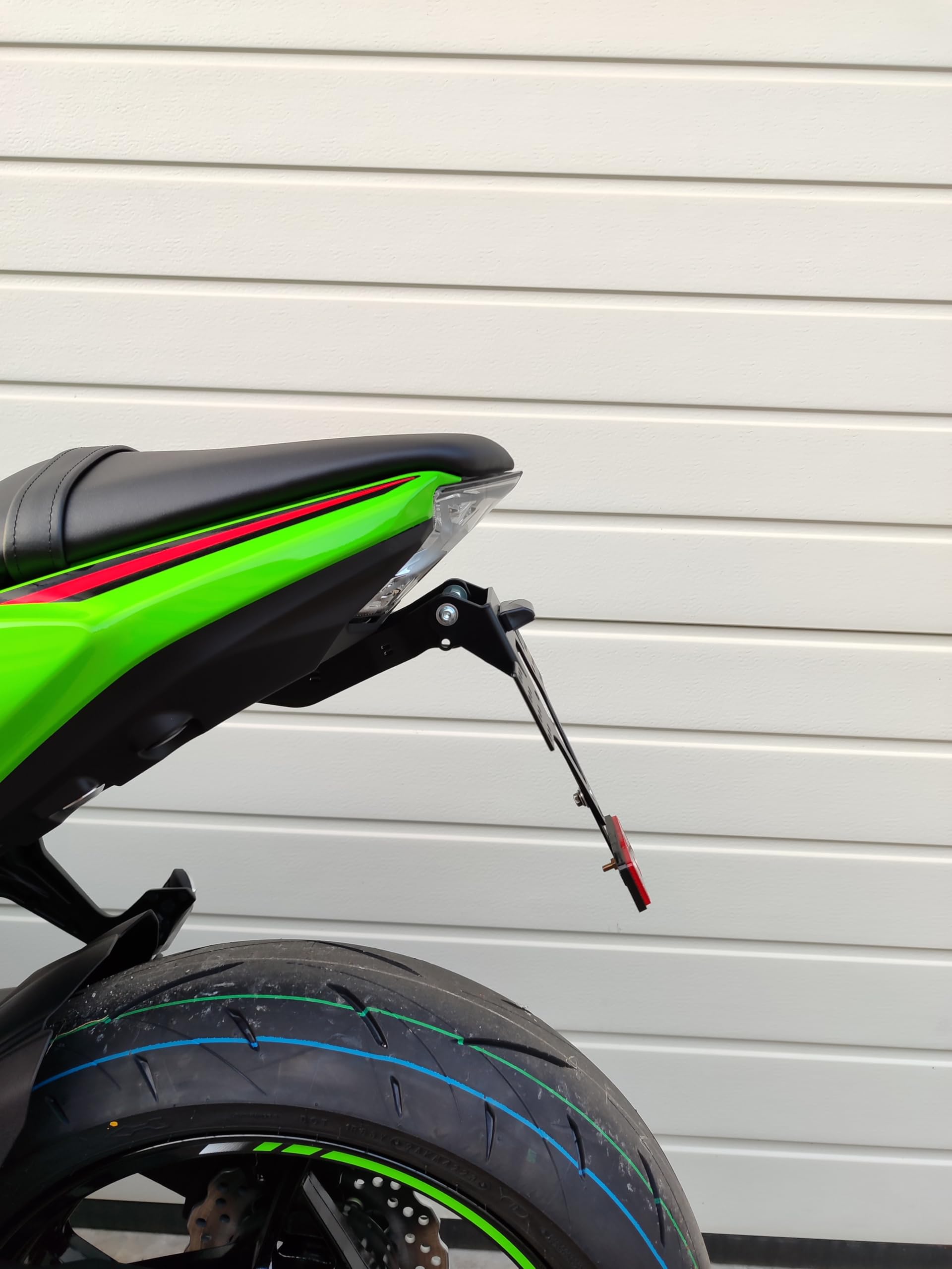 Kennzeichenhalter GroFaTec kompatibel mit Kawasaki z650 Ninja 650 17-26 EVO Set Kennzeichenträger Nummernschild kurzes Heck Heckumbau Porta Targa Z650 OEM Blinker