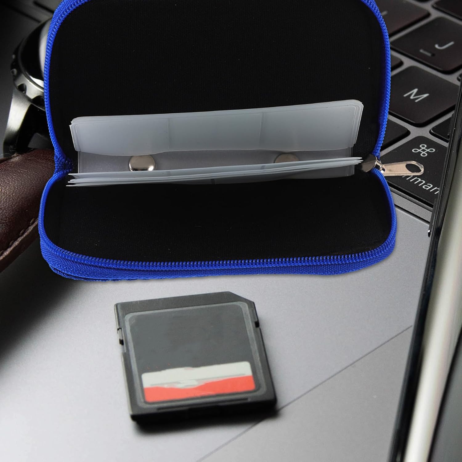 Portable Memory Card Case Organizer with Zipper, 22 Slots and 8 Pages, Sturdy Nylon and Eva Material, Blue Color, Not Easy to Break or Fall, for High-Capacity and Standard