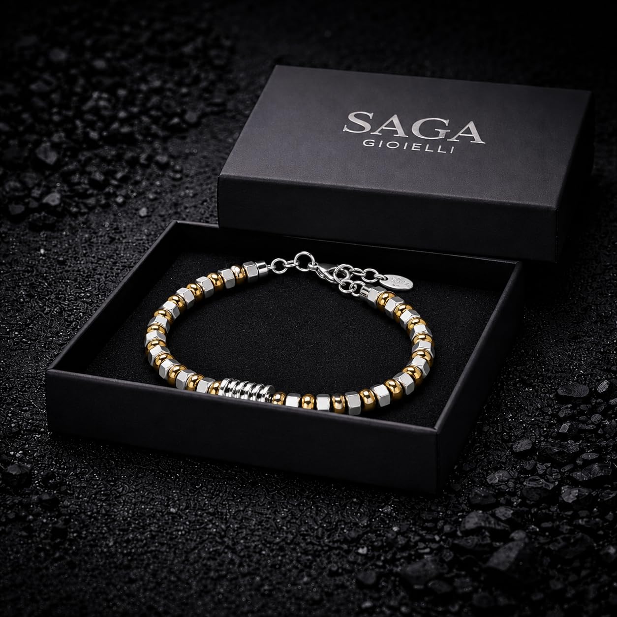 SAGA GIOIELLI Bracciale Uomo in Acciaio Inossidabile – Regolabile 17,5 + 3,5 cm – Design Elegante con Inserti Colorati – Confezione Regalo per Compleanno, Anniversario, Festa del Papà