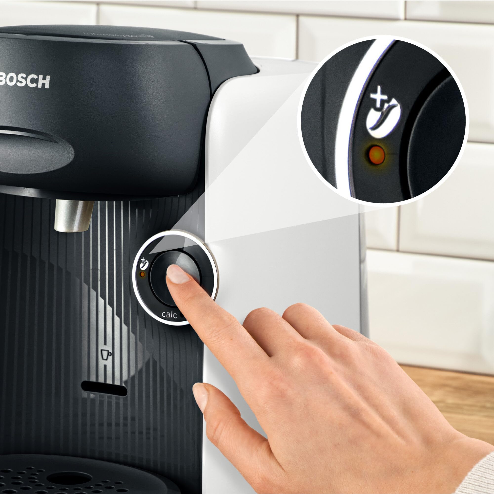 Bosch ekspres do kawy Tassimo Finesse friendly TAS164E, 70 napojów, intensywniejsza kawa po naciśnięciu przycisku, automatyczne wyłączanie, biały