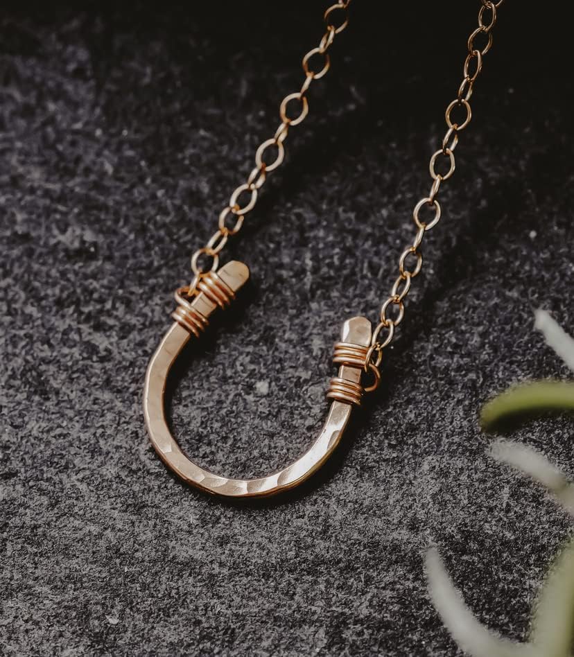 Lucky Horseshoe Necklace Yellow Gold Filled Hammered 16 inch chain length - Image 6