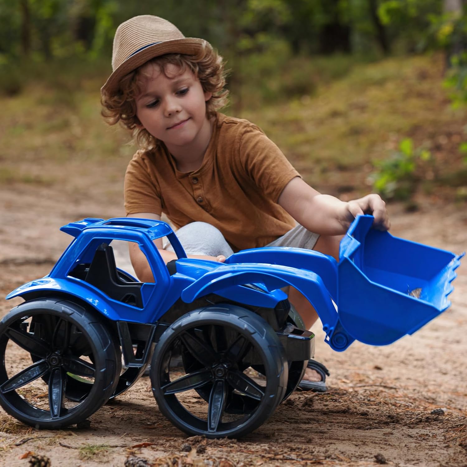 Wader 64520 - Maximus Tractor in Blue with Extra Large Tyres, Size Approx. 68 cm, for Children from 12 Months, Suitable as a Gift for Creative Games