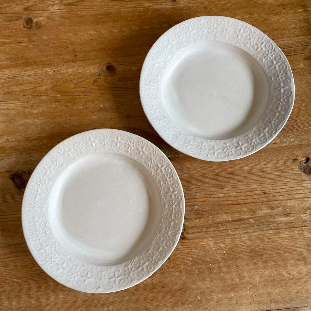 沖縄 やちむん 葉紋 大皿 北窯 読谷山焼・北窯 松田共司 8寸皿 葉紋 沖縄 やちむん 葉紋 大皿 北窯 読谷山焼・北窯 松田共司 8寸皿 葉紋