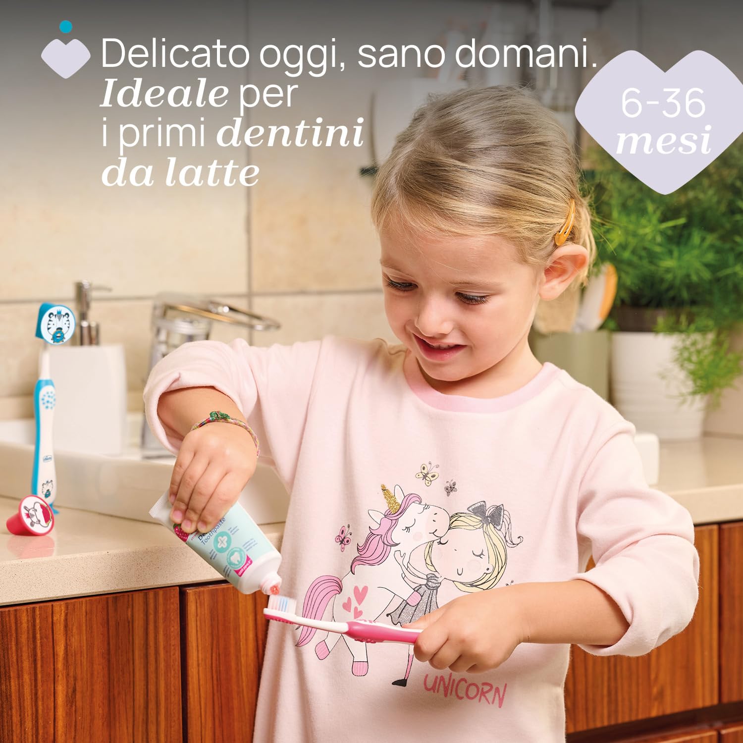 Chicco Set Spazzolino e Dentifricio per Bambini, Con Pratico Astuccio, Set Comprende Dentifricio Al Gusto Fragola e Spazzolino con Setole Morbide e Ventosa, Set da Viaggio, 3-6 Anni, Azzurro