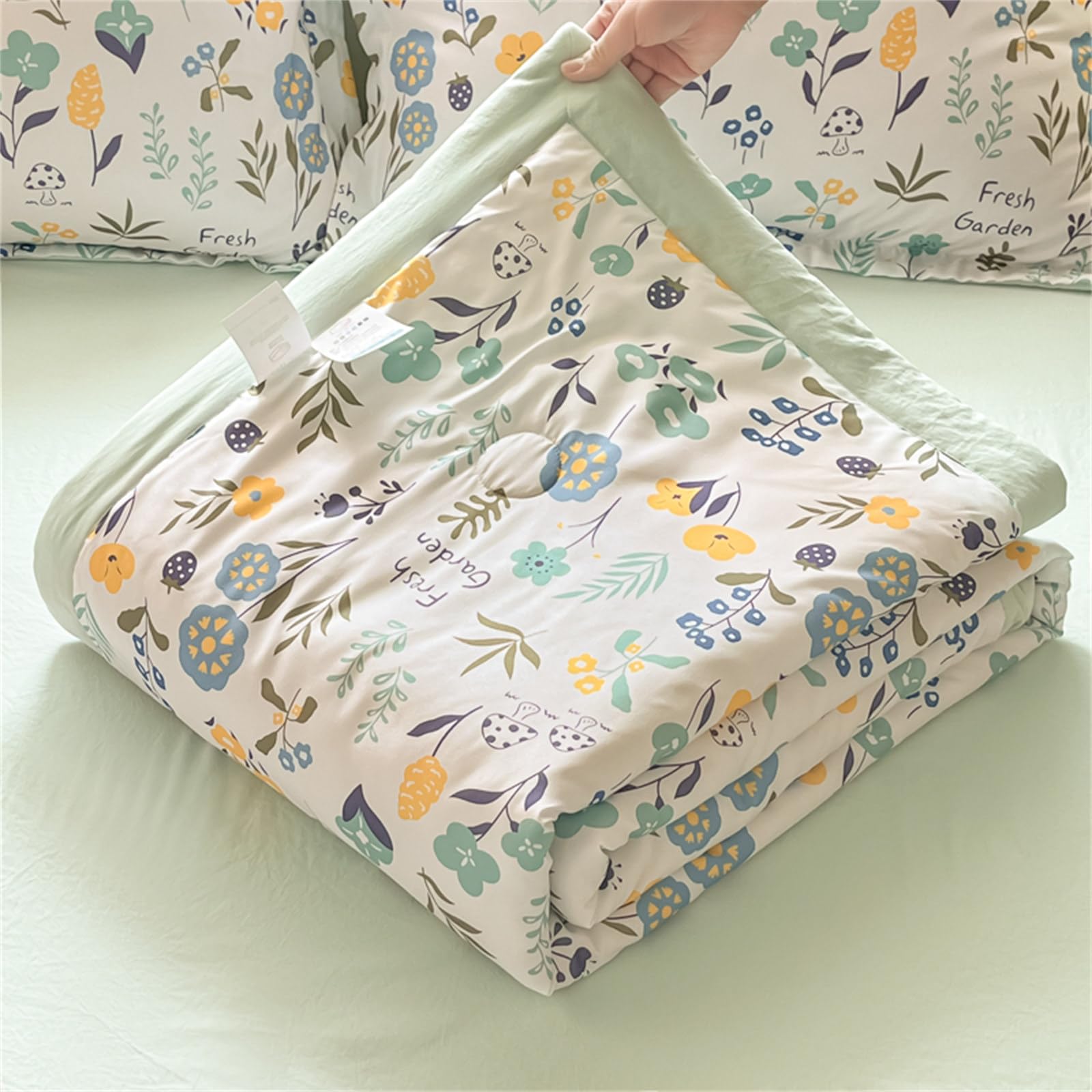 Chickwin Coverless Duvet 4.5 Tog Quilted Bedspreads Double Single King, Reversible Lightweight Microfiber Coverlets Quilt Comforter Easy Care Sofa Blanket Throw (Garden,150x200cm)