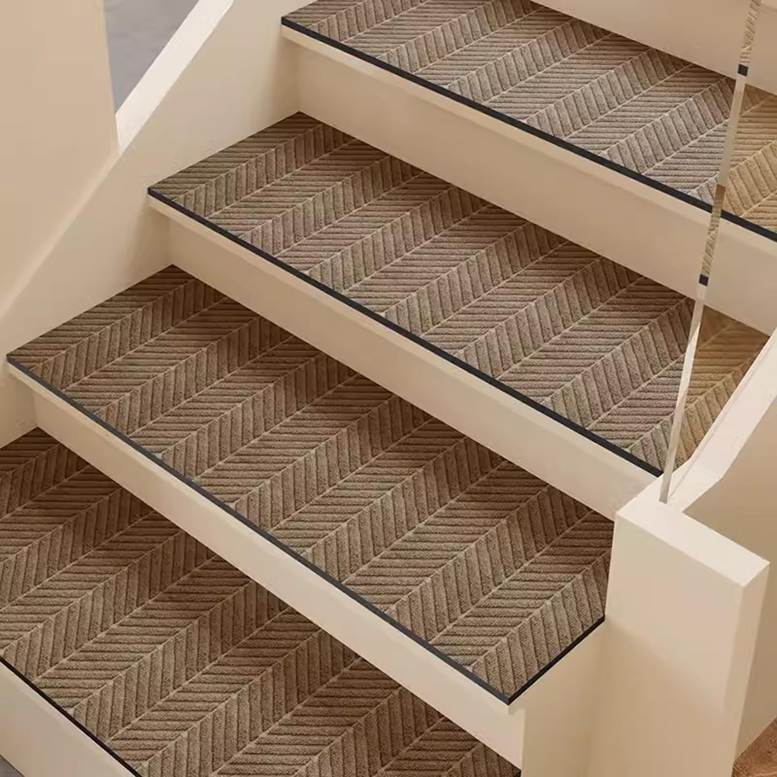 Tapis d'escalier antidérapant à fixation rapide pour sécuriser vos marches