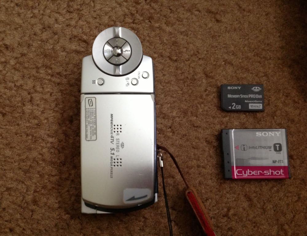 Sony Cybershot DSC-M2 5.1MP Digital Camera with 3x Optical Wide Zoom