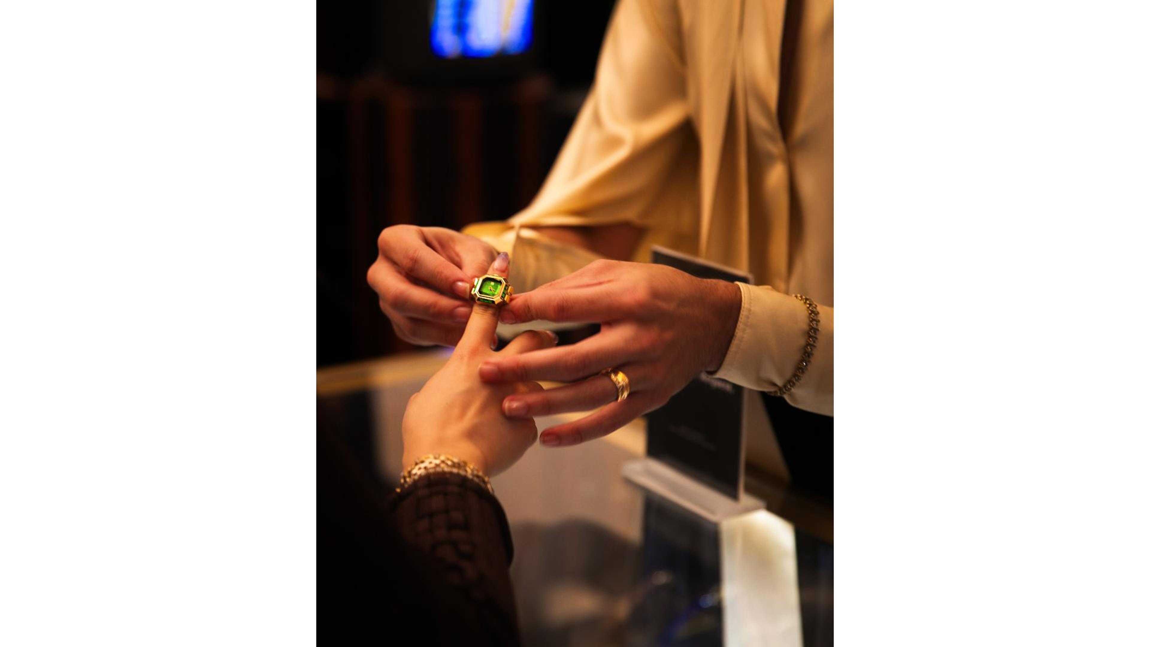 Amazon.com: PASCAL Sofia Prism Watch Ring for Women & Men, 3D