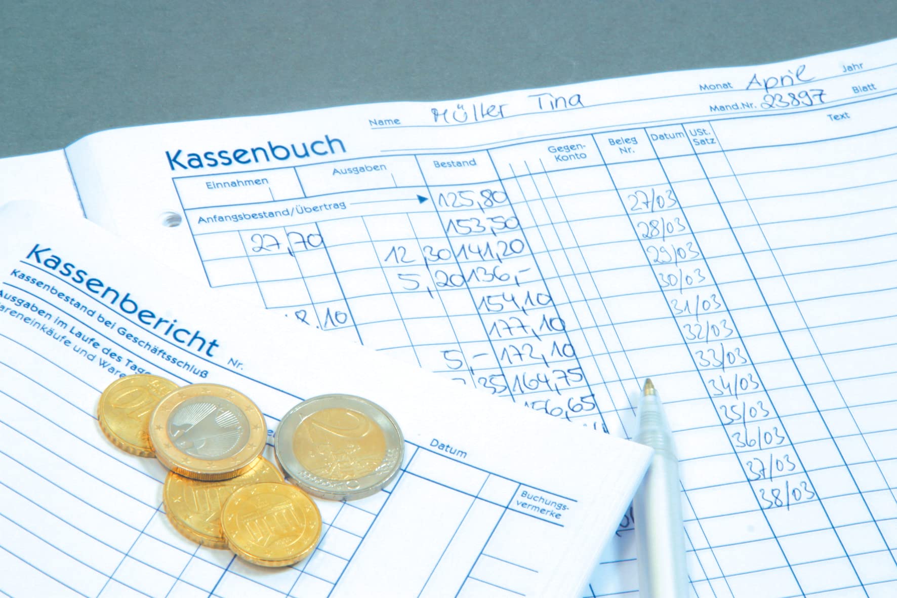 AVERY Zweckform 305-10 Kassenbericht (A5, mikroperforiert, von Rechtsexperten geprüft, für Deutschland und Österreich zur ordnungsgemäßen, kostengünstigen Buchführung, 50 Blatt) 10er-Pack, weiß
