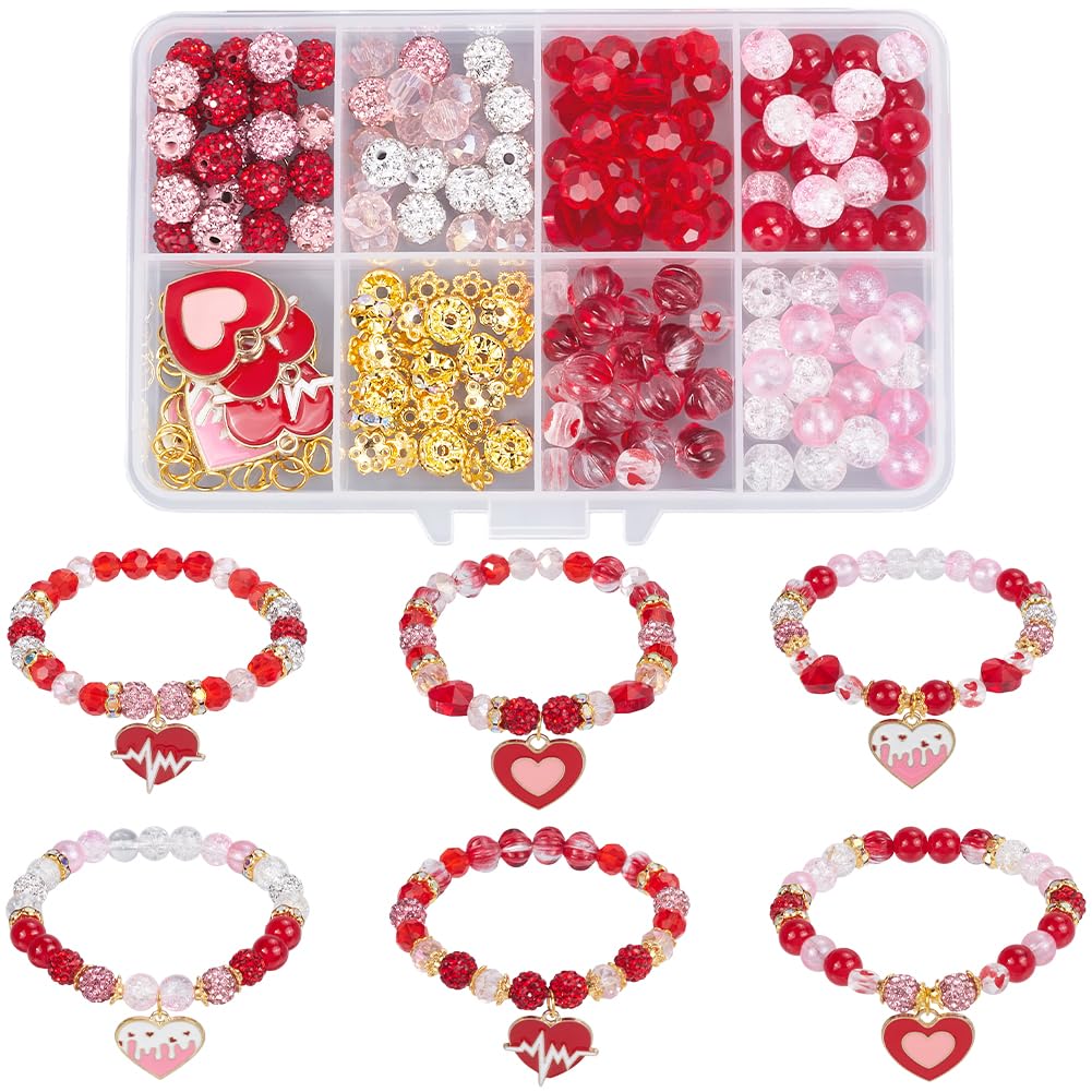 Pulseras de San Valentín DIY con cuentas de vidrio y dijes de corazón brillantes