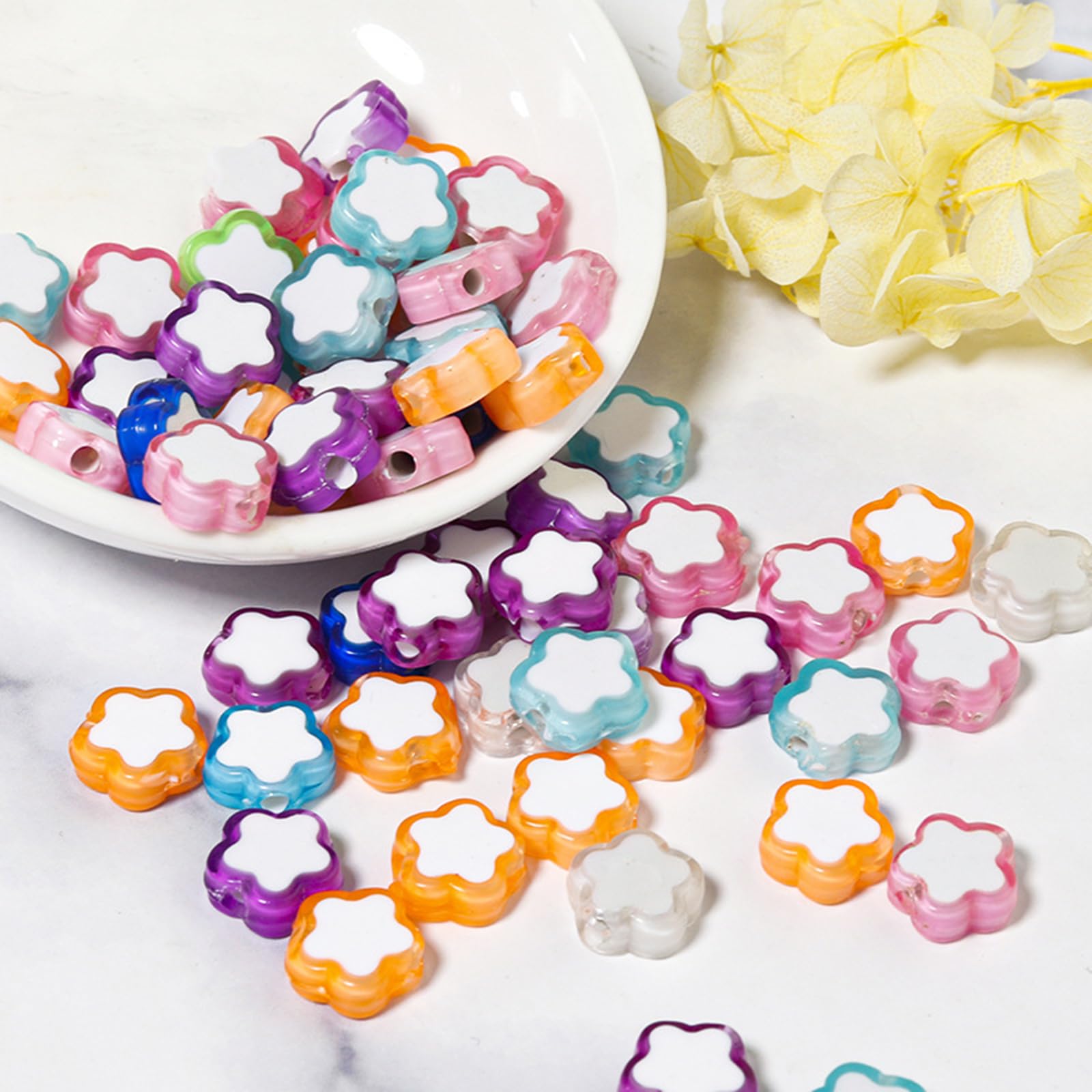 RYKOMO 550-650 Perline Acriliche Assortite Per Gioielli Fai Da Te - Forme Di Cuori, Farfalle, Caramelle E 10 Colori