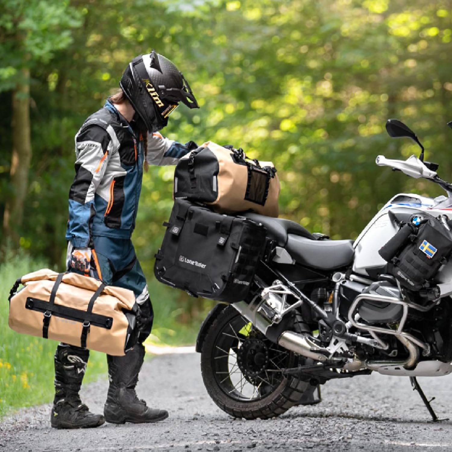 Lone Rider Borsone Impermeabile 50 L per Moto, Antipolvere e Arrotolabile, per Campeggio e Kayak, TPU 600D con Cuciture Saldate, Valvola dell'Aria, Pannelli MOLLE e Cinghie a Sgancio Rapido