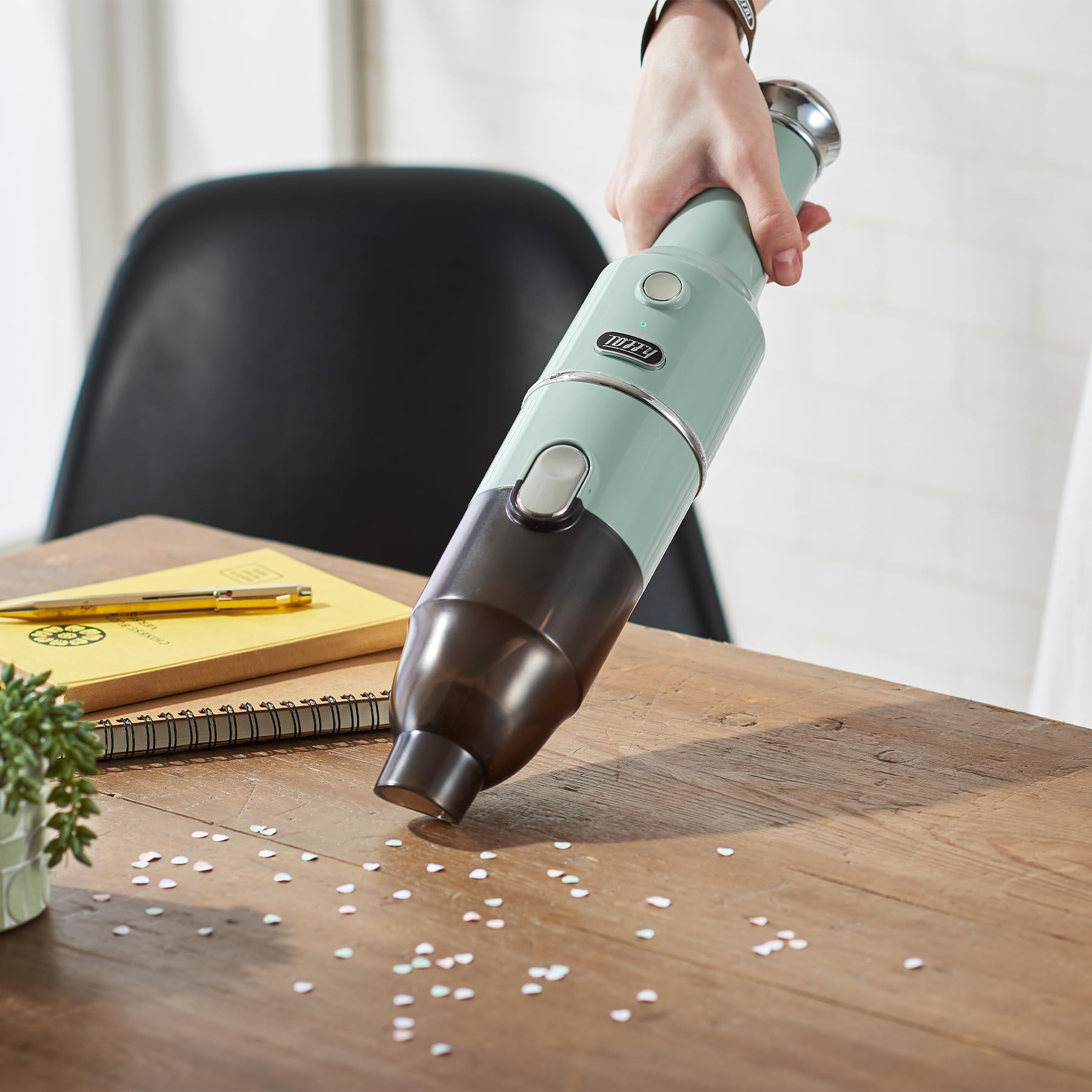 Amazon | 【Toffy/トフィー】 コードレススティッククリーナー HW-VC2