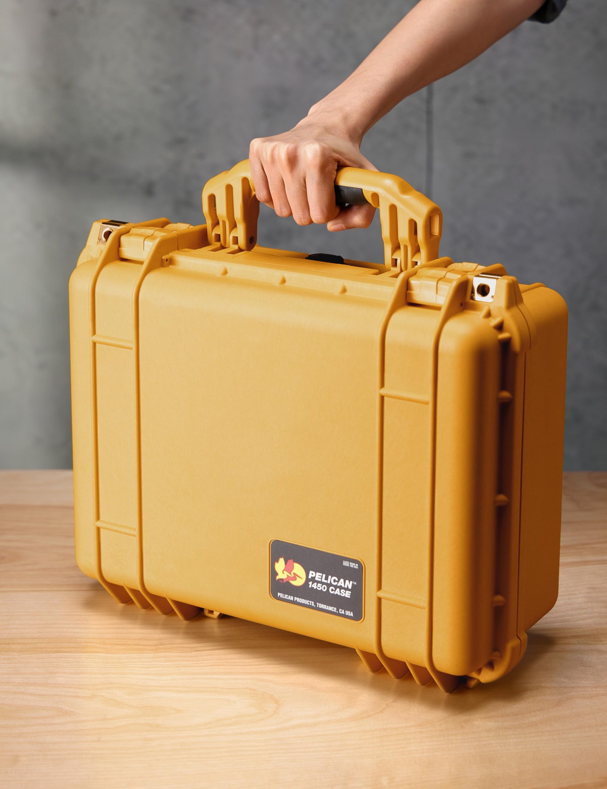 Amazon.com: Pelican 1450 Case With Foam (Yellow) : Sports & Outdoors