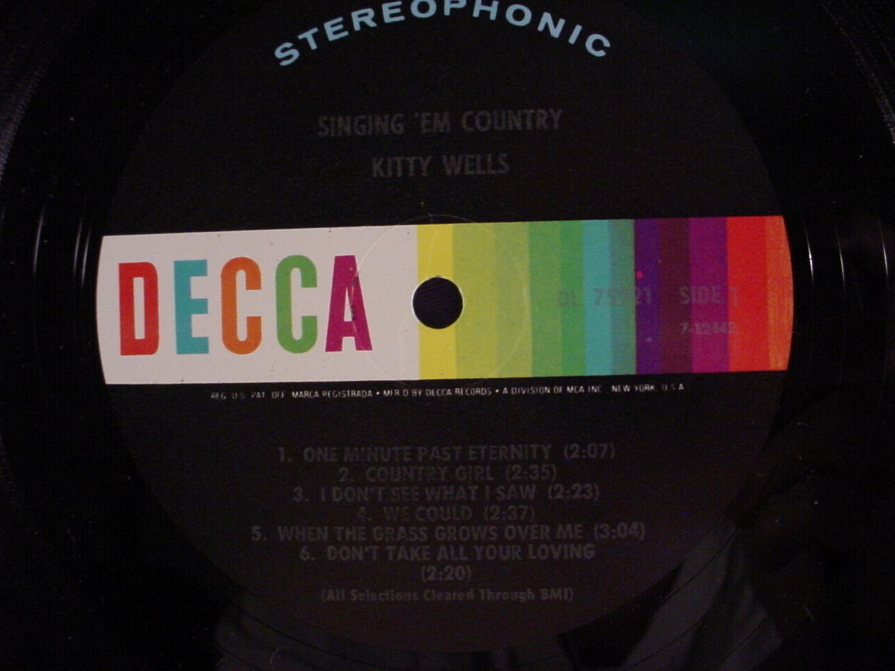 Singing 'em Country