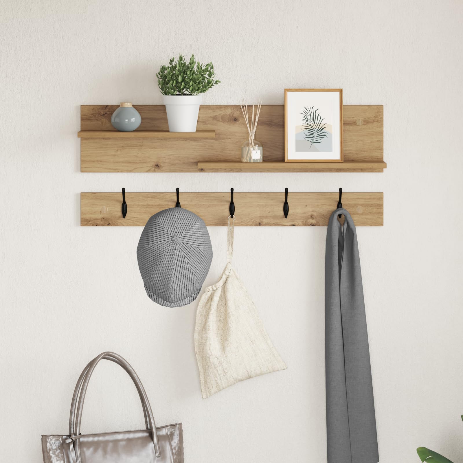 Porte-manteau mural moderne peu encombrant pour optimiser les petits couloirs