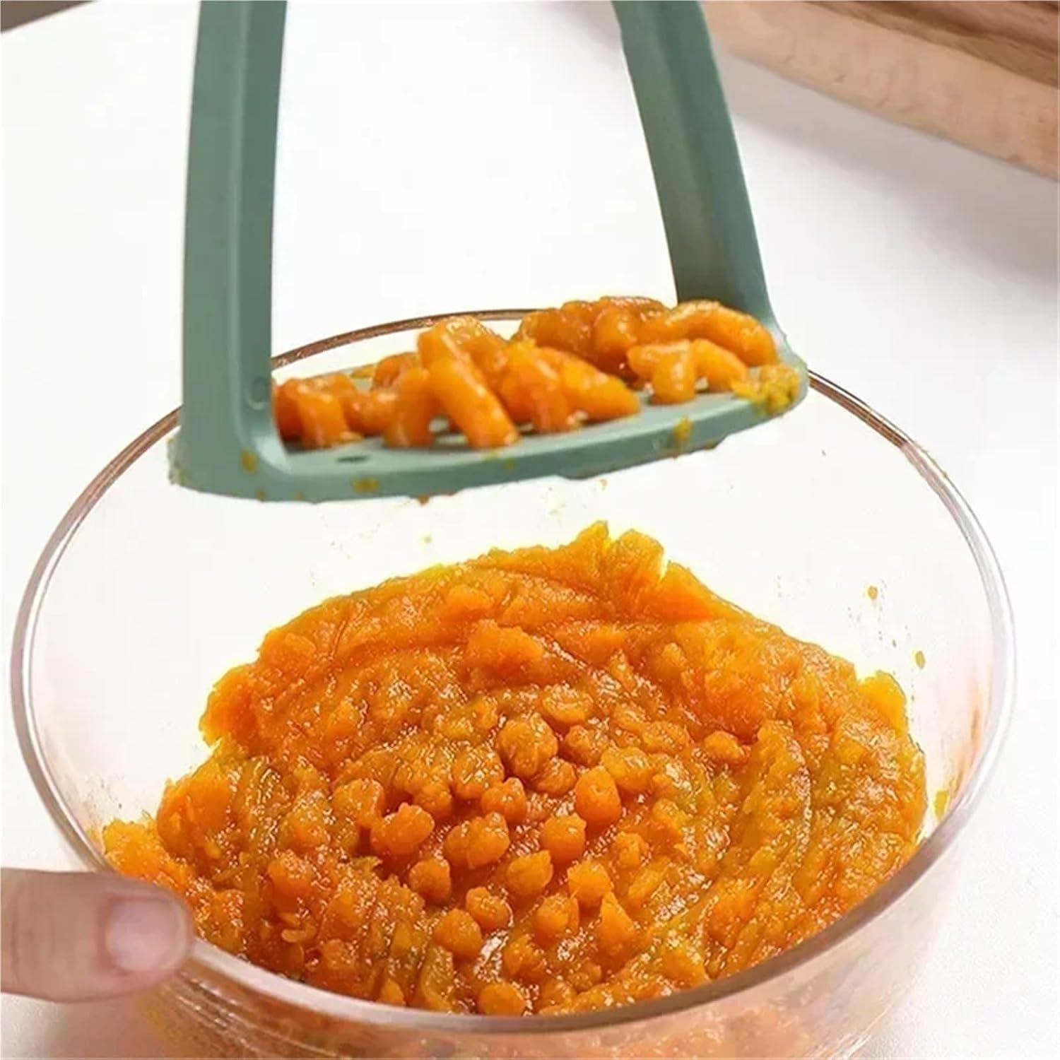 Plastic Manual Potato Masher, Household Kitchen Tool for Mashing Potatoes, Garlic and Soft Foods(Green)