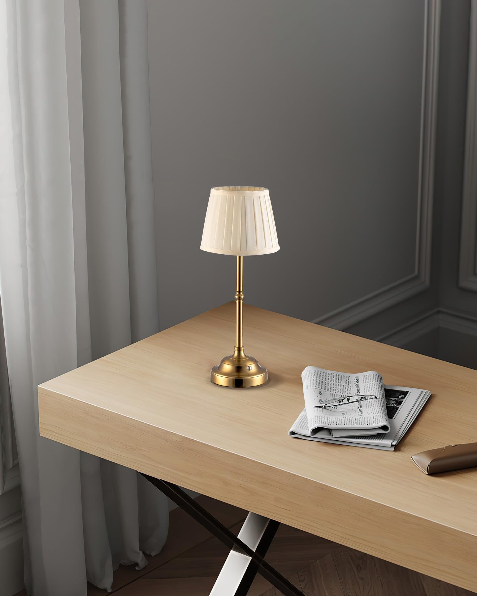 Lampe de table LED sans fil à intensité variable - Lampe de chevet rétro - Batterie - 4000 mAh - Convient pour l'intérieur, l'extérieur, le bar, le salon (abat-jour doré + beige)