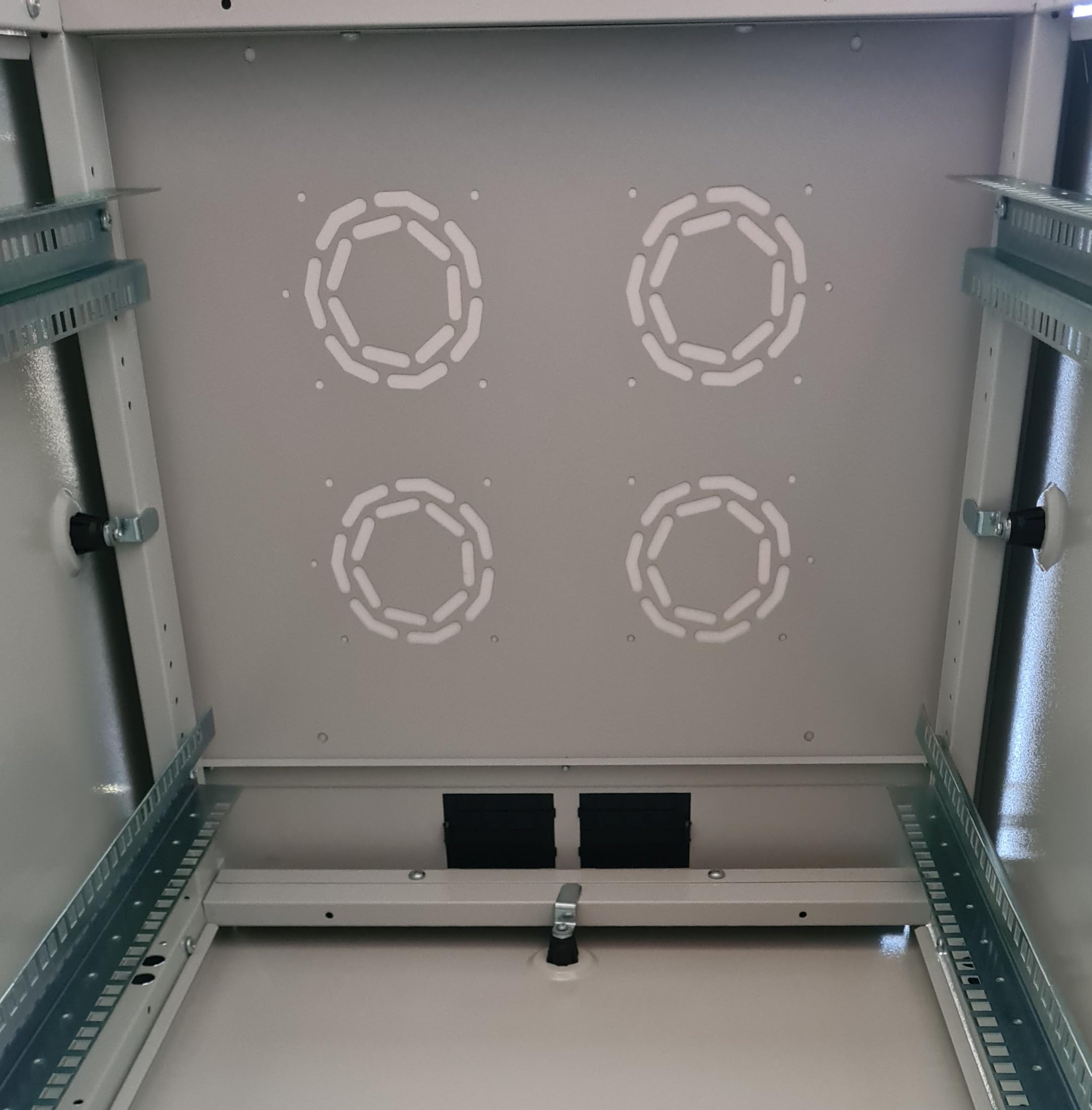 ARMADIO RACK PER RETI 19" 32U (A)1558, (L)600, (P)600 COLORE GRIGIO PORTA VETRO SERIE EAVI