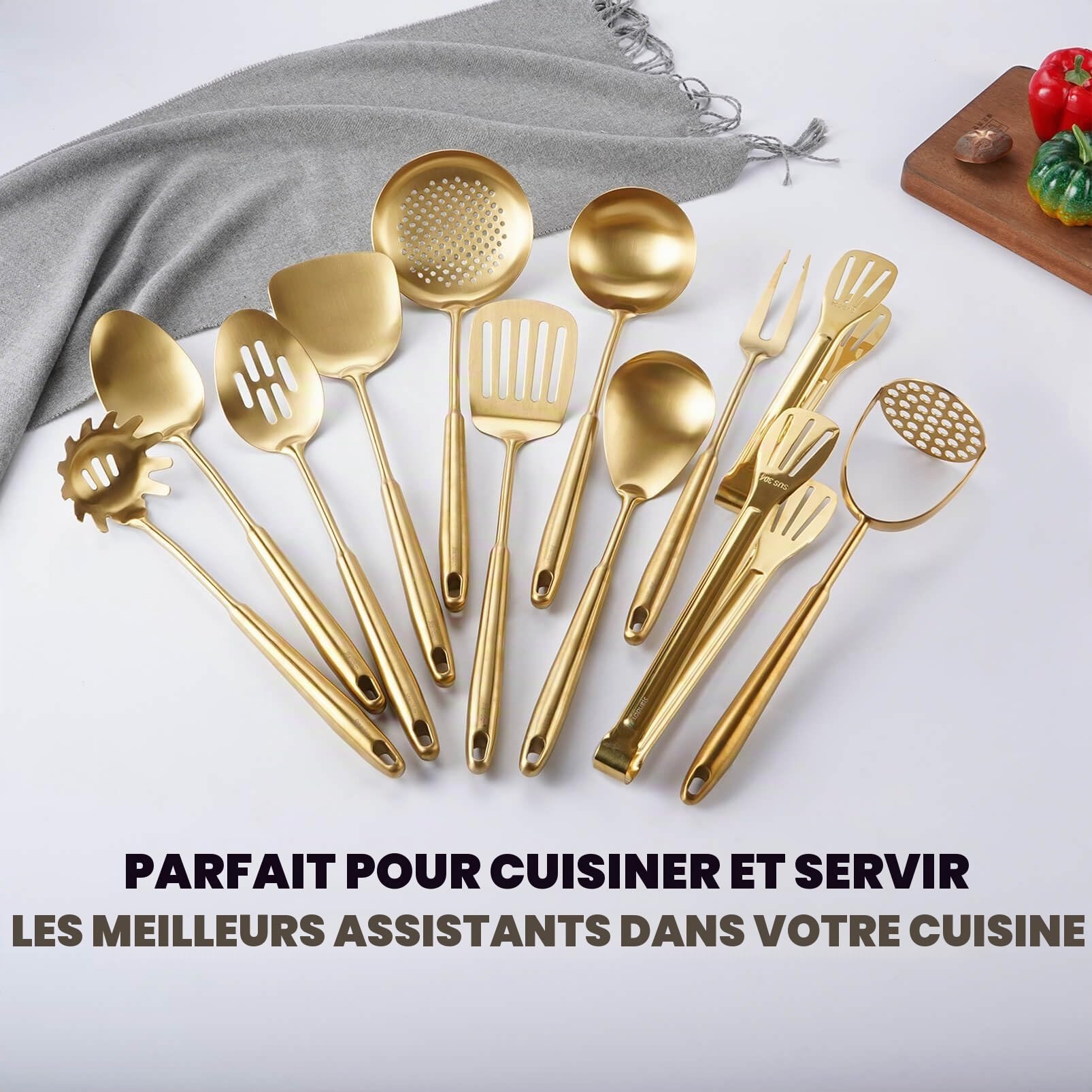Ensemble d'ustensiles de cuisine dorés, 12 ustensiles de service en laiton mat, outils de cuisine en acier inoxydable 18/10 – Presse-purée, pince, fourchette à viande, spatule, spatule, louche