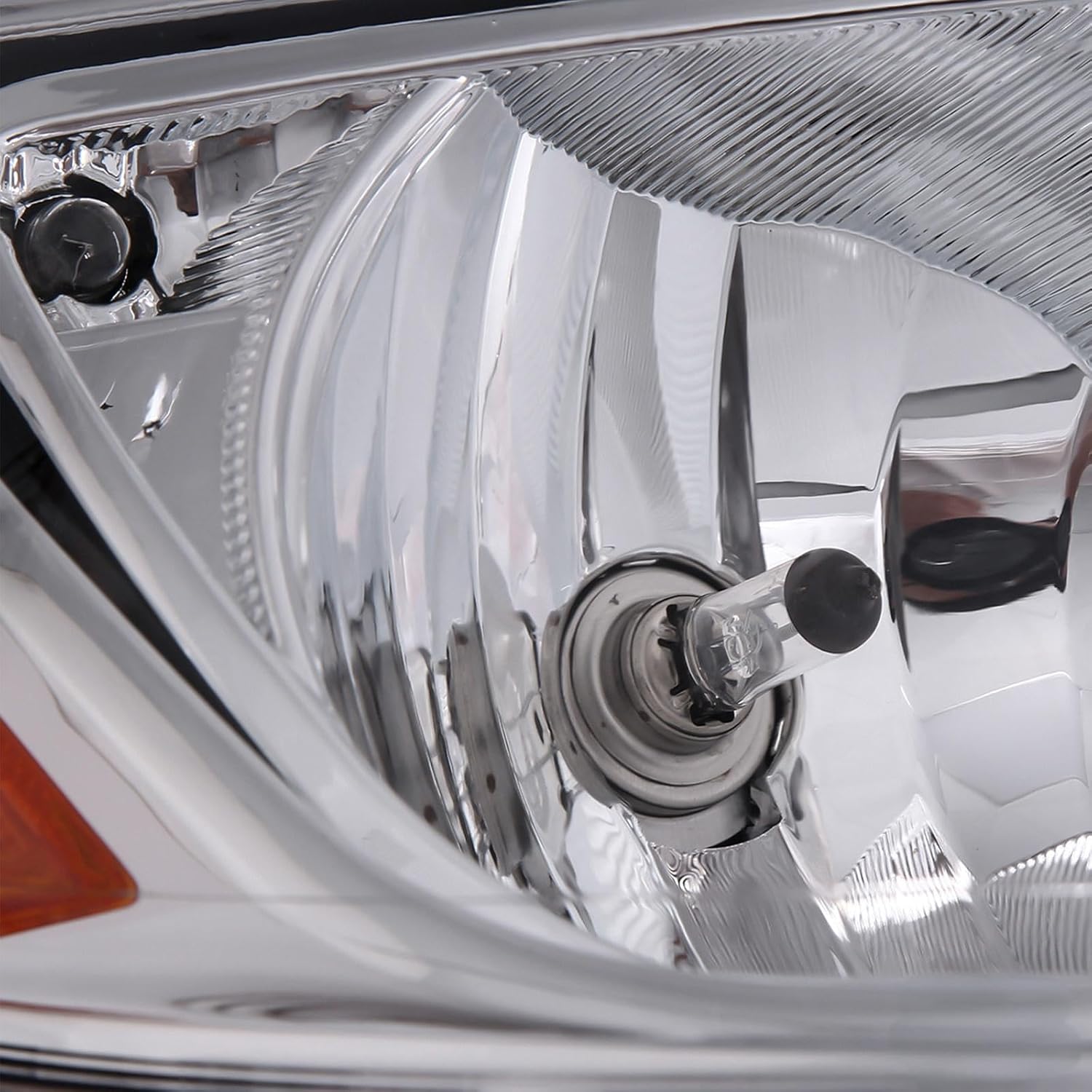 Pair Headlight Assembly W/Bulbs Set For 2012 2013 2014 Ford Focus SE SEL Titanium Base Hatchback Sedan Replacement Halogen Headlamps Driver and Psaaenger Side Chrome Housing Clear Lens(LH&RH)