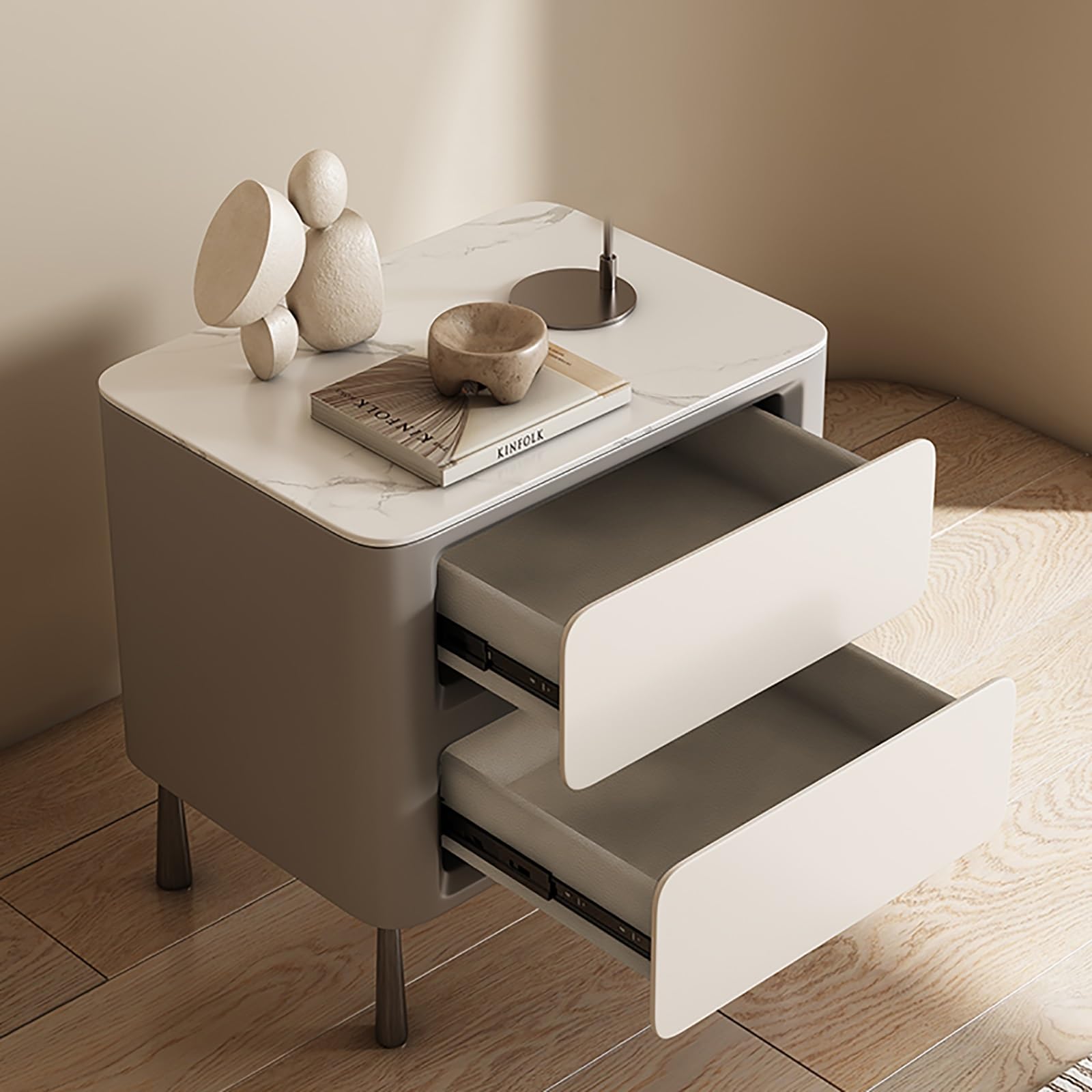 Petite table de chevet compacte pour désencombrer votre chambre