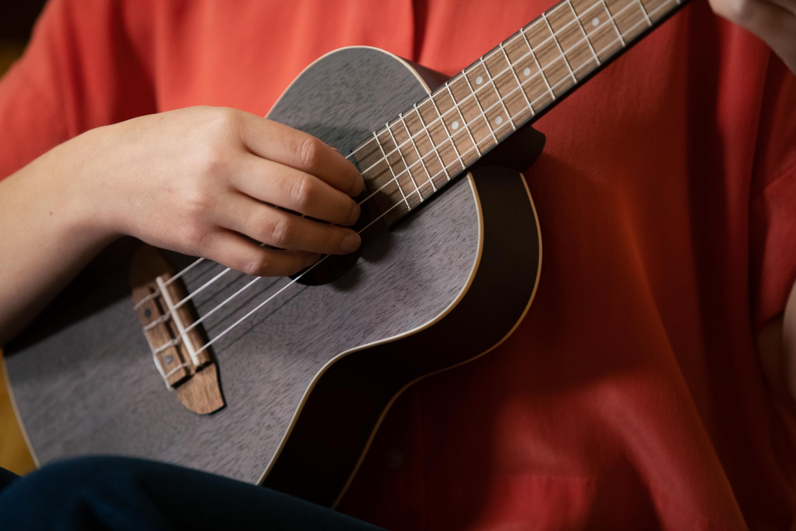 Ortega Guitars Ukulele Concerto Acustico – Earth Series – Okoume, Black (RUCOAL)