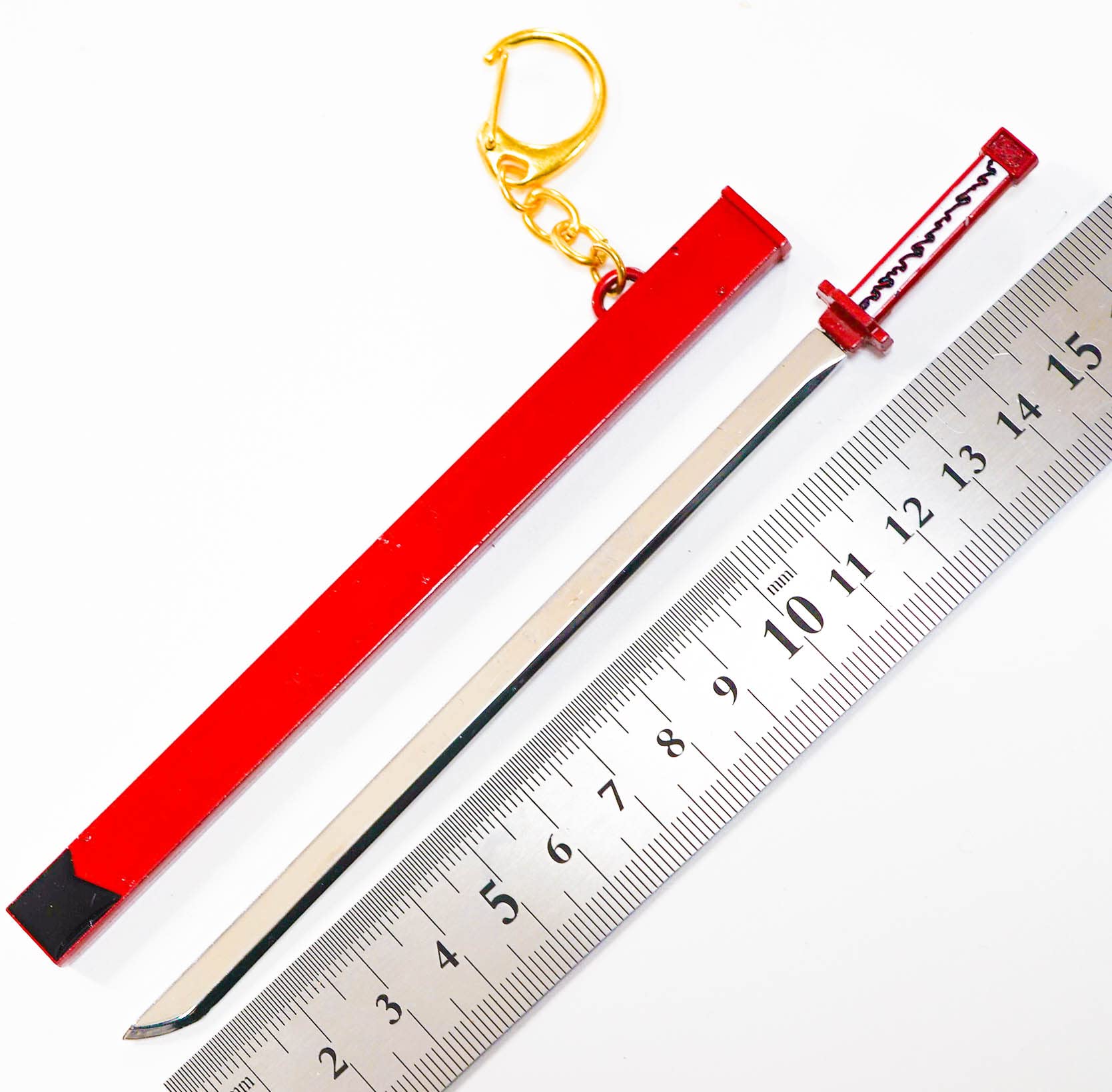 Amazon.co.jp: キーホルダー アカメが斬る！ 一斬必殺村雨 鞘 グッズ