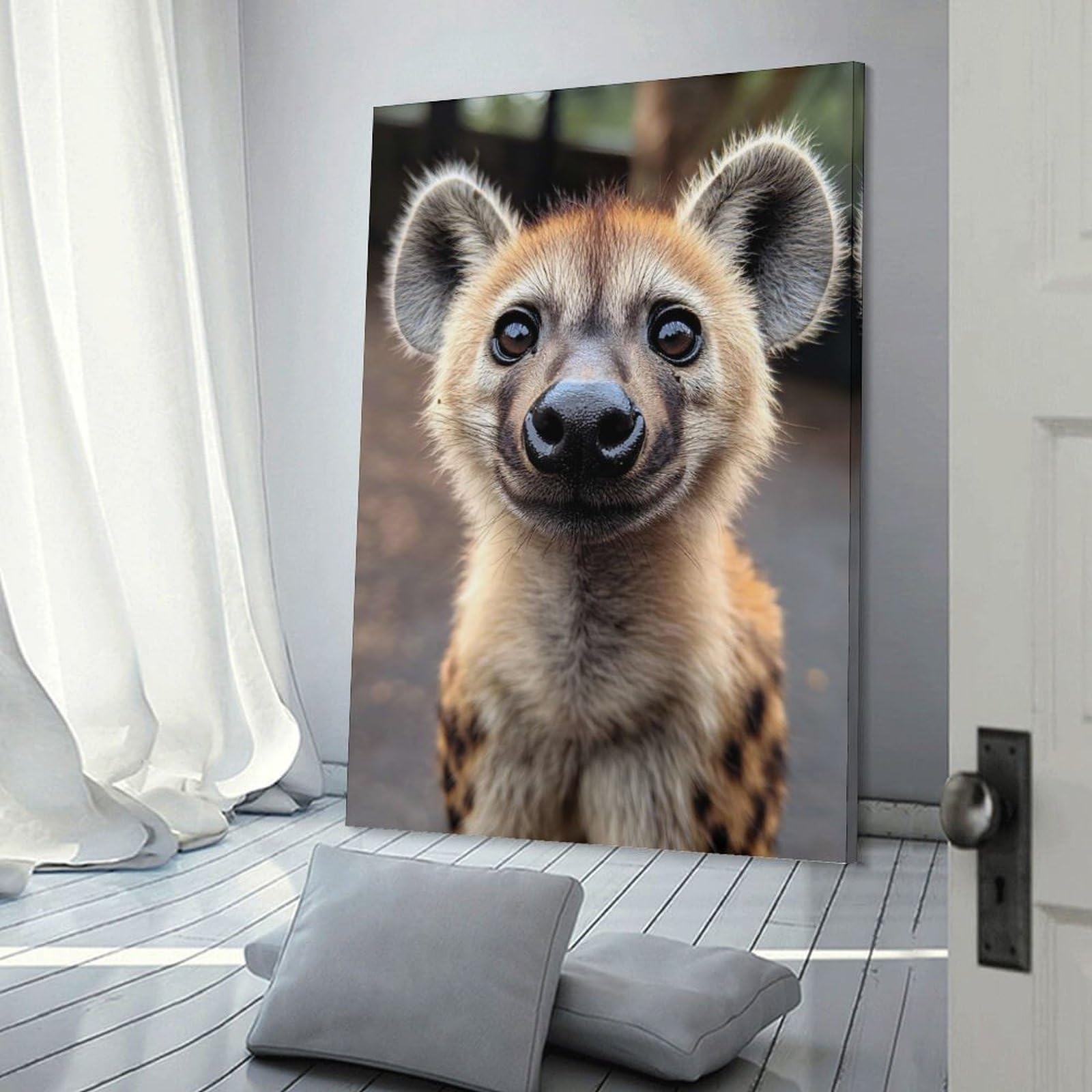 Close-up of A Smiling Hyena Hanging Wall Art 24x36inch(60x90cm), for New Homes, Bedrooms Or Workspaces, Thoughtful Wall Decor for Art Lovers