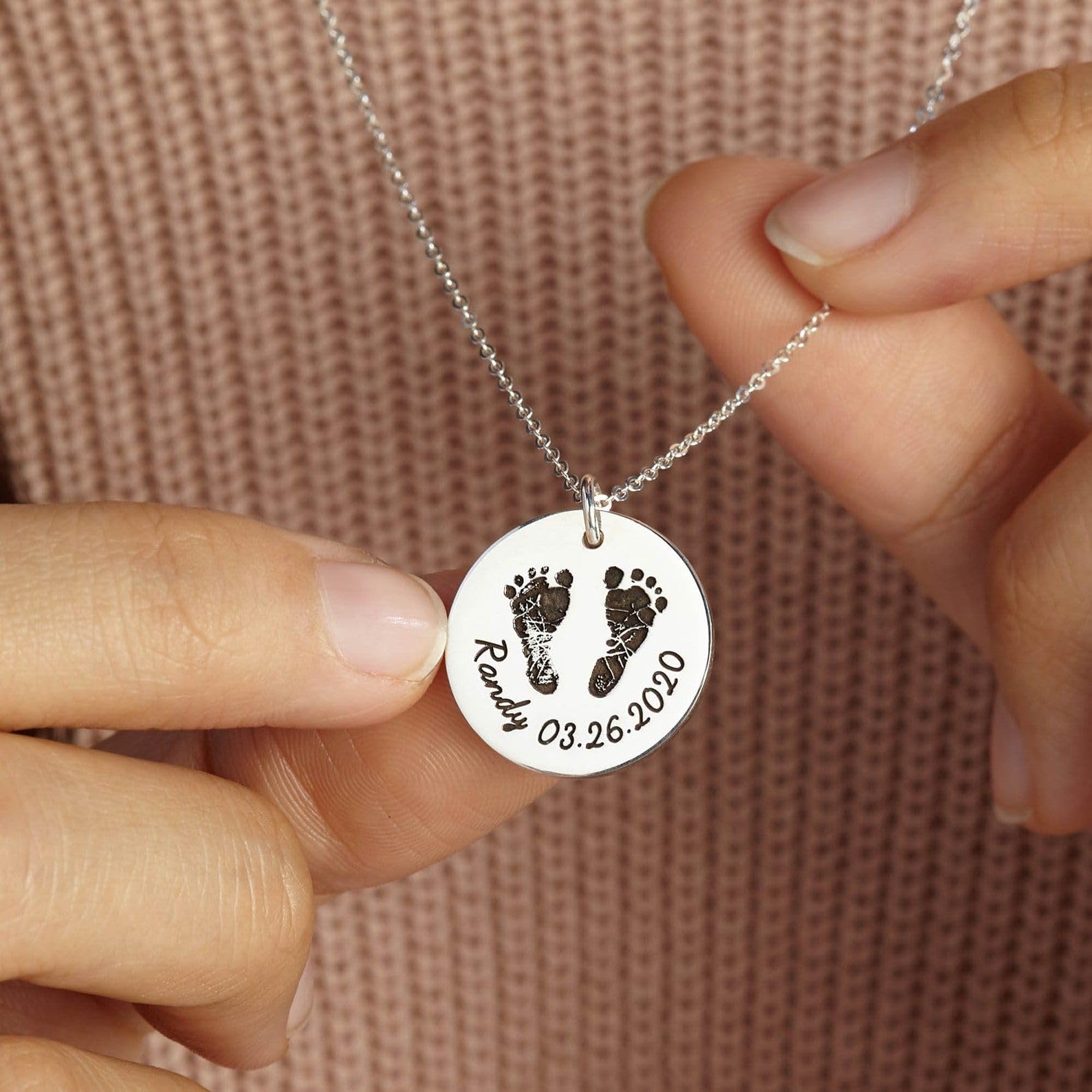 Mamá collar bebé pies, nueva mamá joya, huella de bebé nuevo collar Día de la Madre Navidad cumpleaños aniversario fiesta prenatal
