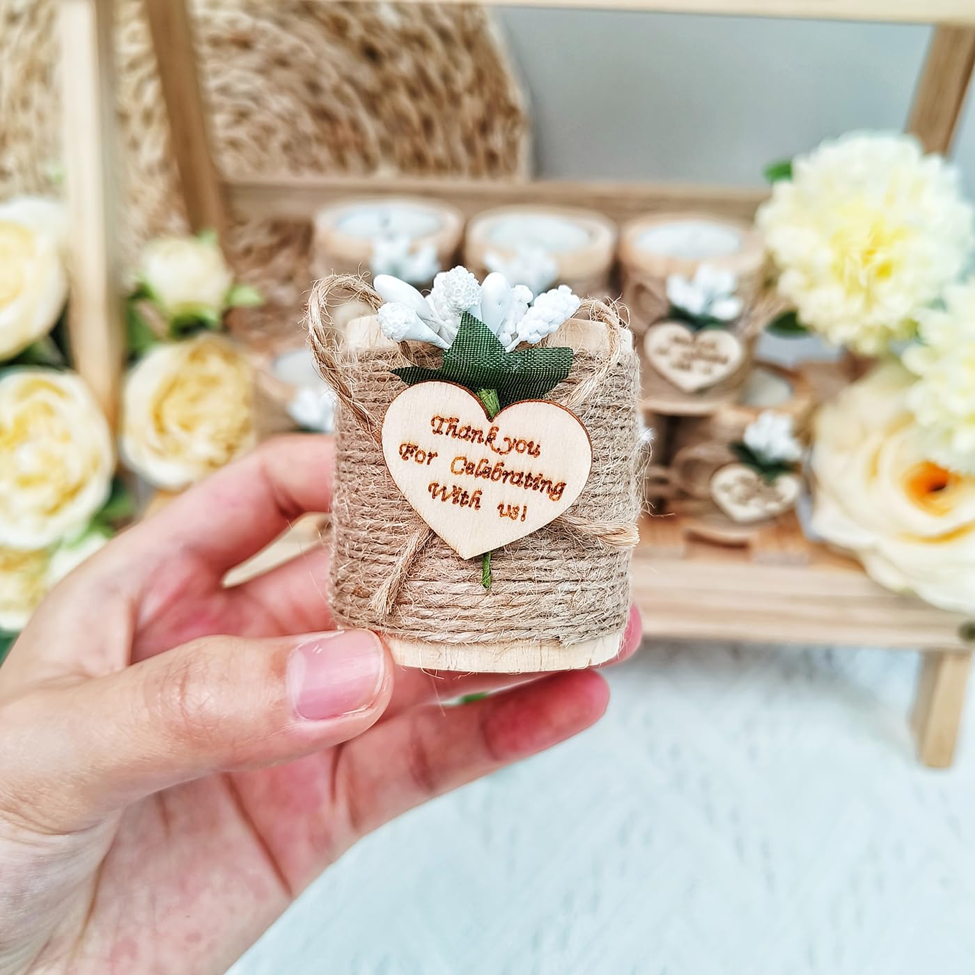 Personalisierte Hochzeitskerze, Gastgeschenke für Gäste in Großpackung, rustikaler Teelichthalter aus Holz, Brautparty, rustikale Hochzeitsdekoration (50 Stück)