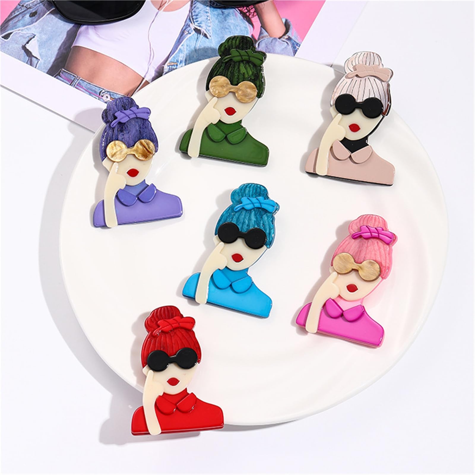 Elegante broche acrílico de dibujos animados – Pin en forma de gafas de sol para mujer – Accesorios ligeros de lujo de gama alta