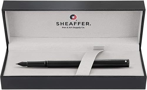 Miniatura 3 de Sheaffer Intensidad grabado negro mate PVD w/negro pulido citas y pluma estilográfica de punta media (E0924453)