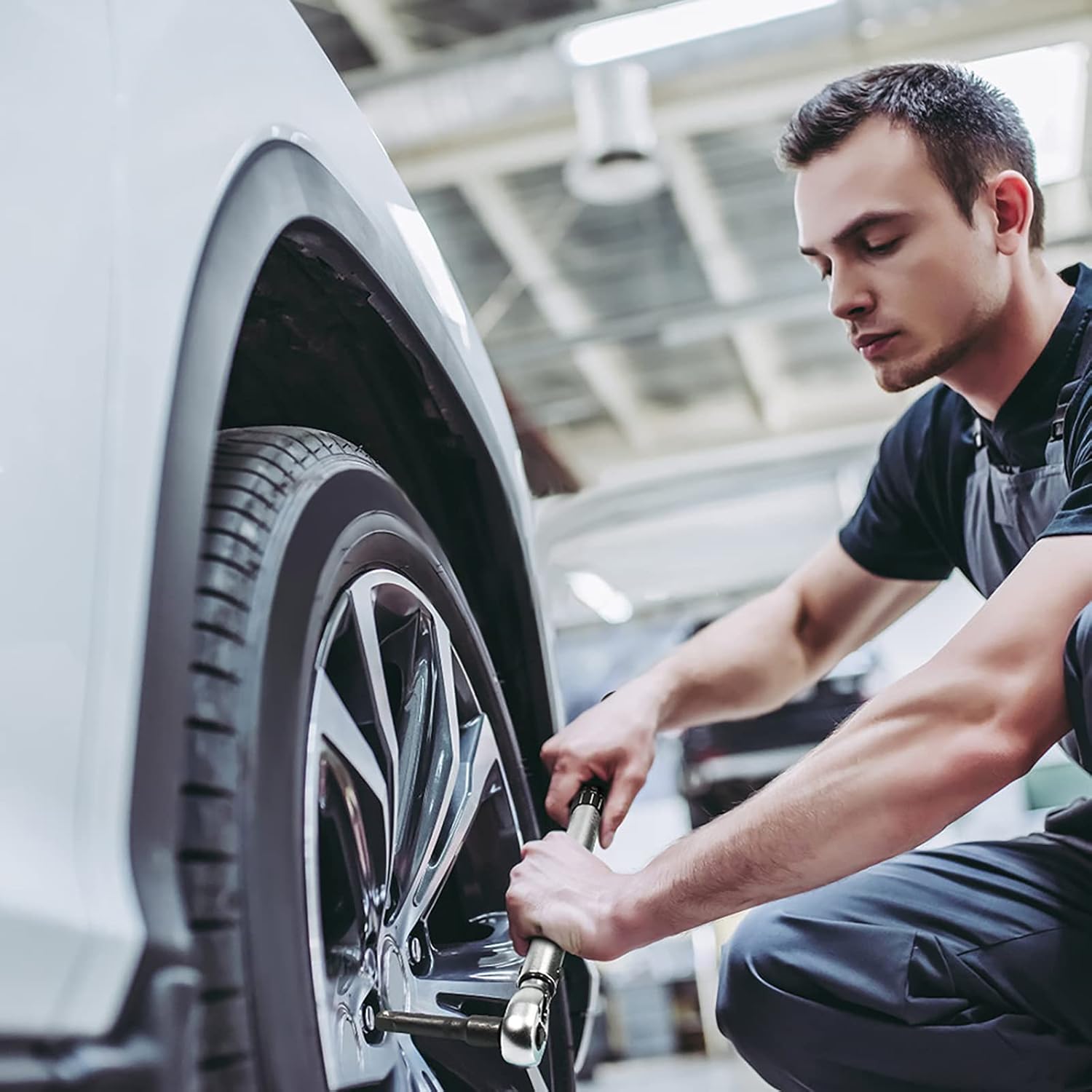 市場 トルクレンチ 自動車 車 タイヤ交換 プレセット型 差込角9 5mm 3 8インチ 140n