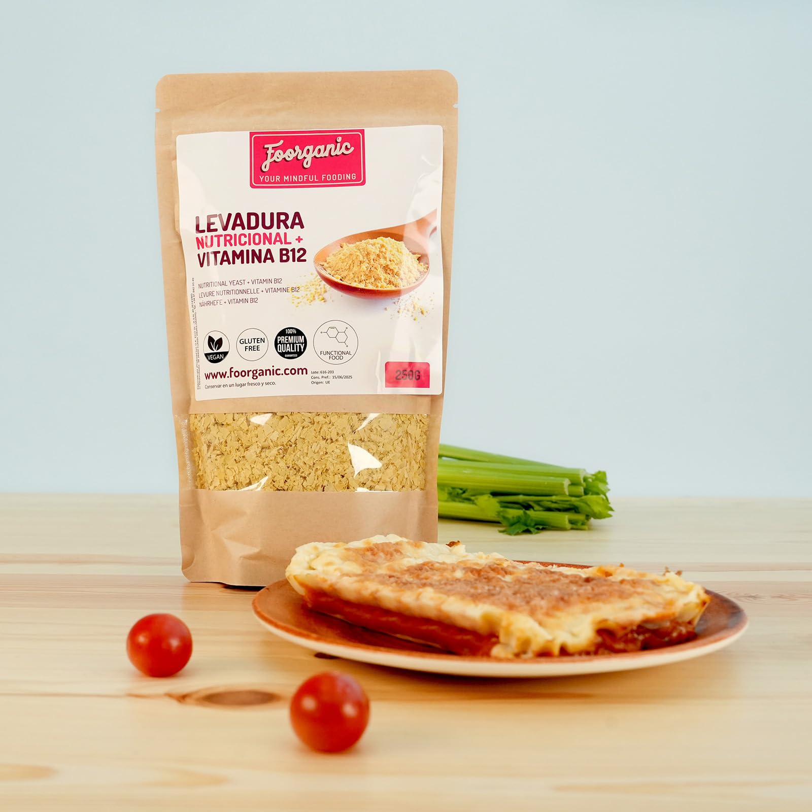 FOORGANIC Levadura Nutricional con Vitamina B12 Foorganic 250g | Superalimento Vegano | Ideal para Enriquecer Platos | Producida en España | Sin aditivos