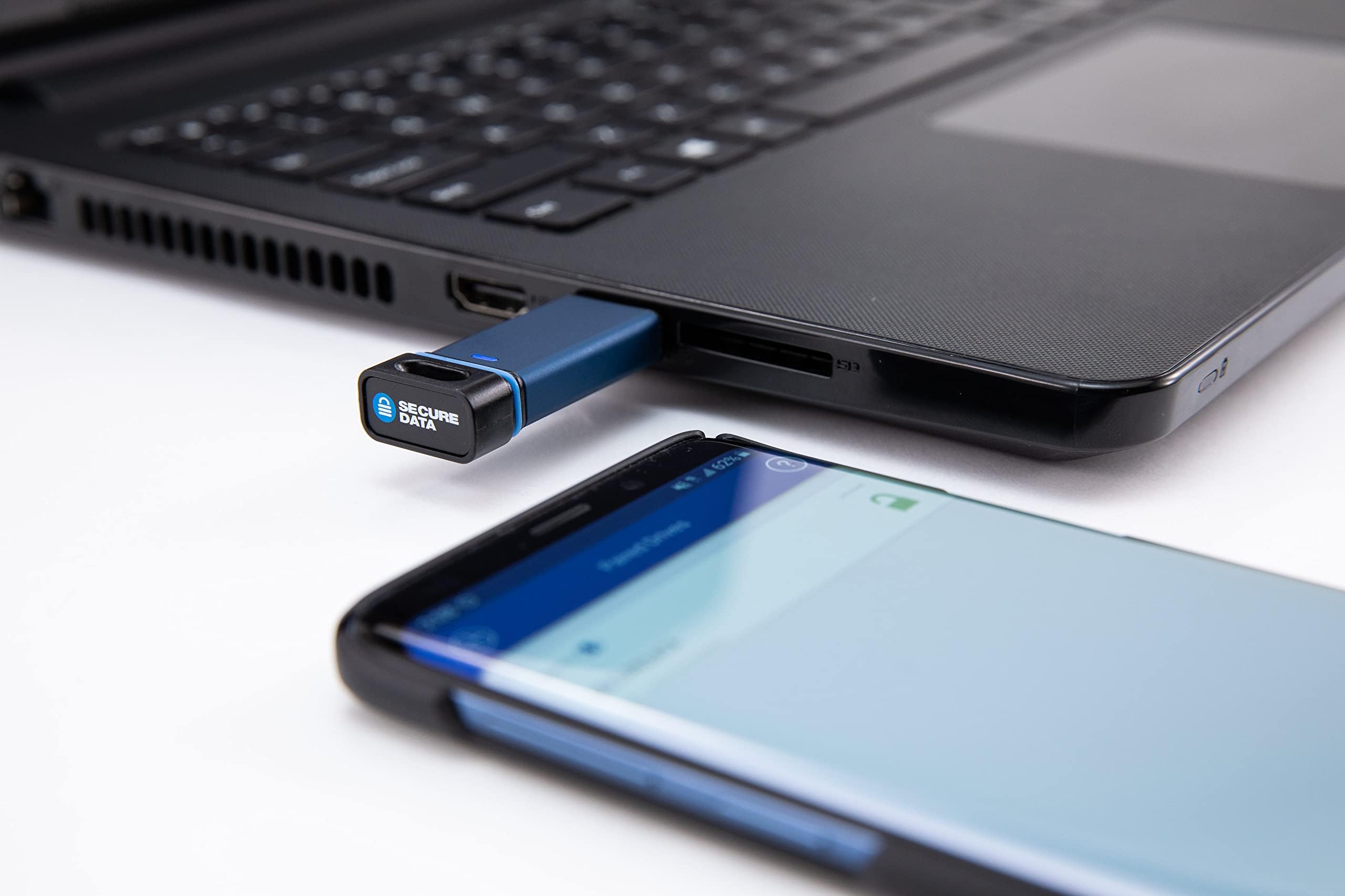 SecureData SecureUSB BT 256 GB Hardware-verschlüsseltes USB-Laufwerk FIPS 140-2 Level 3 Entsperren über Handy-App, TAA-konform, CJIS, HIPAA, CMMC, DSGVO-konform, funktioniert mit Mac USB 3.0