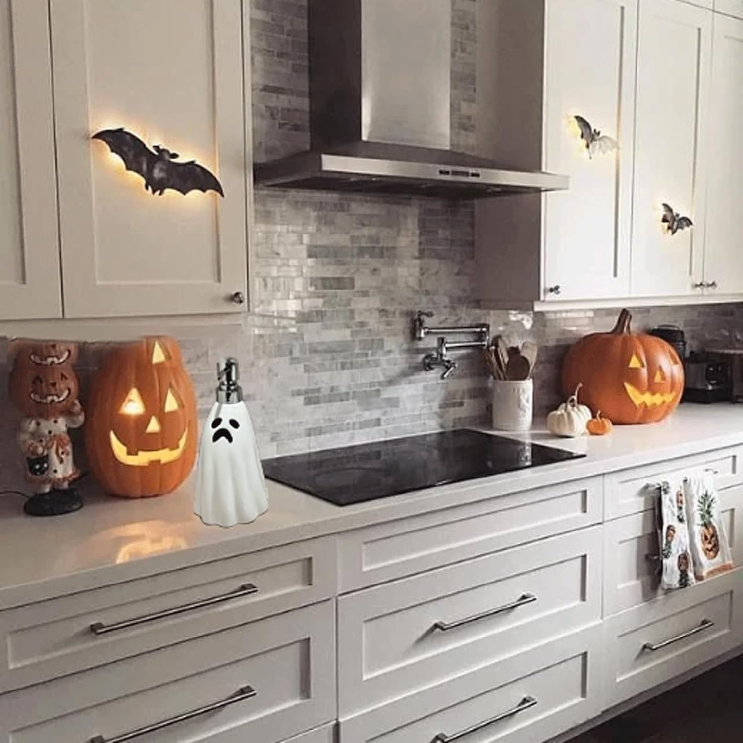 Soap Dispensing Halloween Soap Dispenser, Ceramic Funny Ghost Soap Dispenser, White Liquid Halloween Hand Soap Dispenser Bathroom Shampoo Bottles 13.4OZ Refillable for Bathroom New Home Essentials