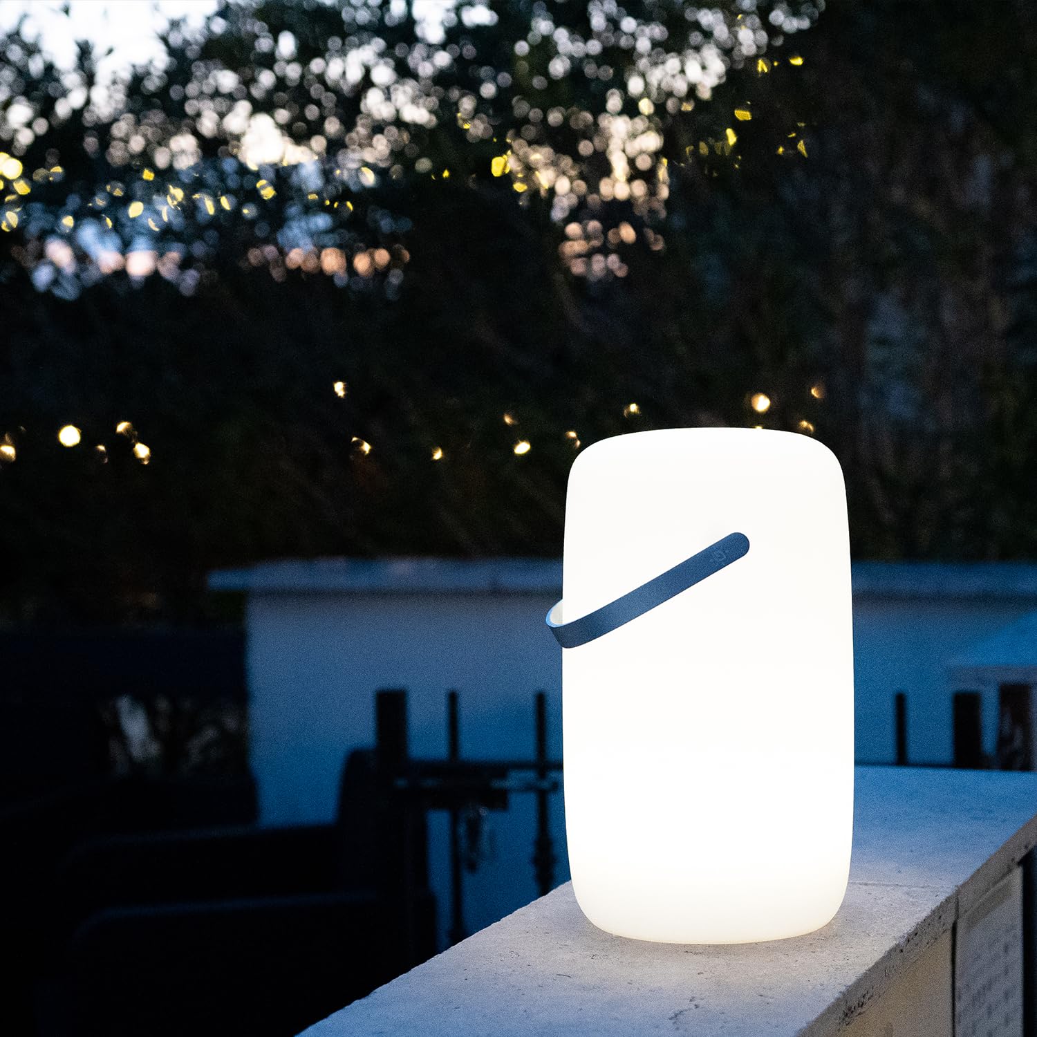 GuirLED Lampe Nomade d'extérieur Solaire & Secteur RGB+W 100% Autonome & Télécommandé
