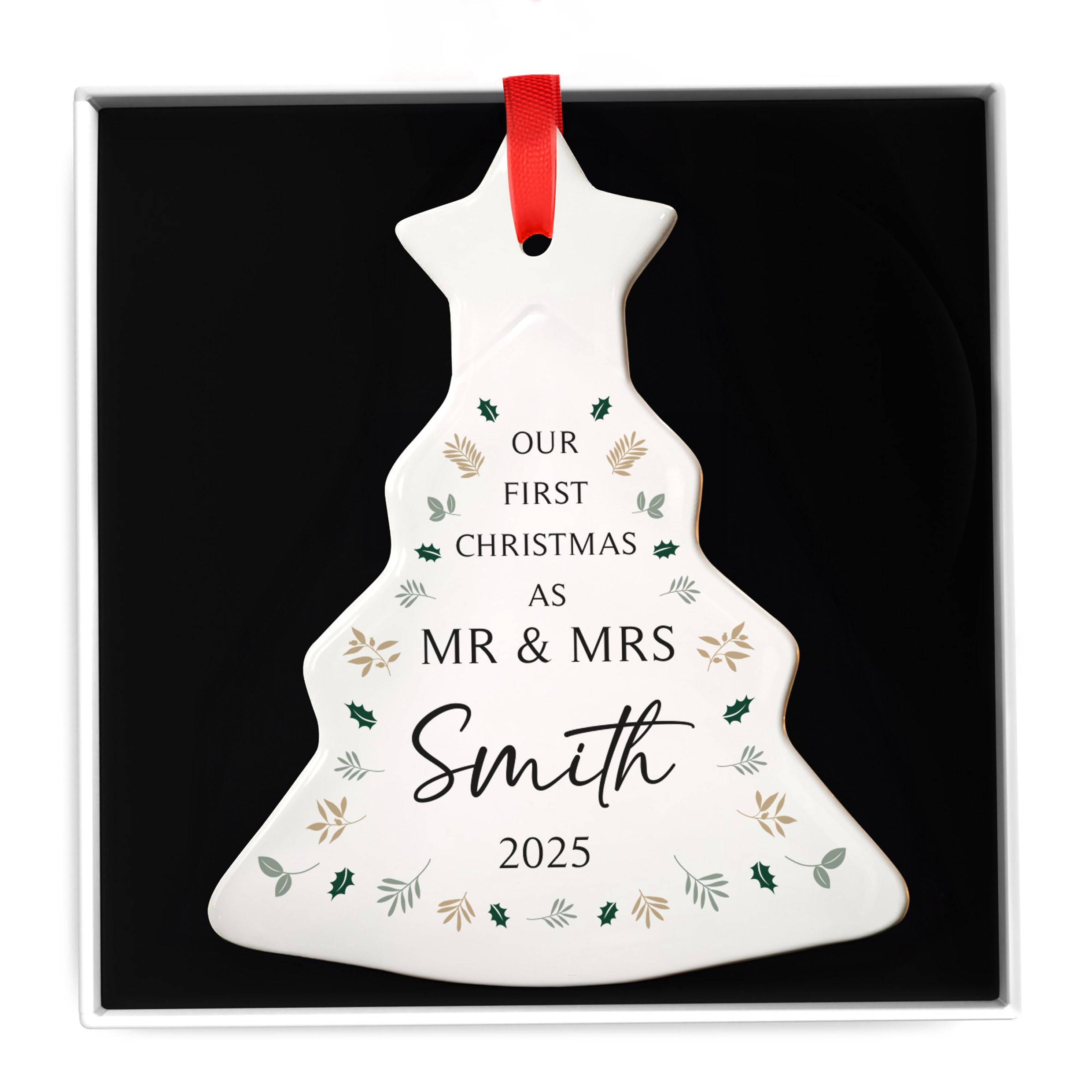 Beecreative Our First Christmas As Mr and Mrs Personalised Ceramic Tree Decoration - 1st Xmas Married Newlyweds New Husband Wife Gifts - With Gift Box