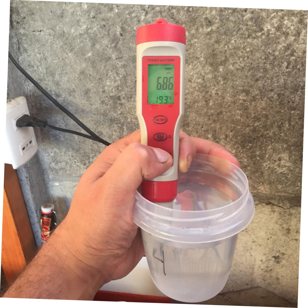 ULTECHNOVO Misuratore Ph Acqua Digitale Tester della Qualità Acqua Monitor per Ph Ec Temperatura Portatile e Facile da Usare