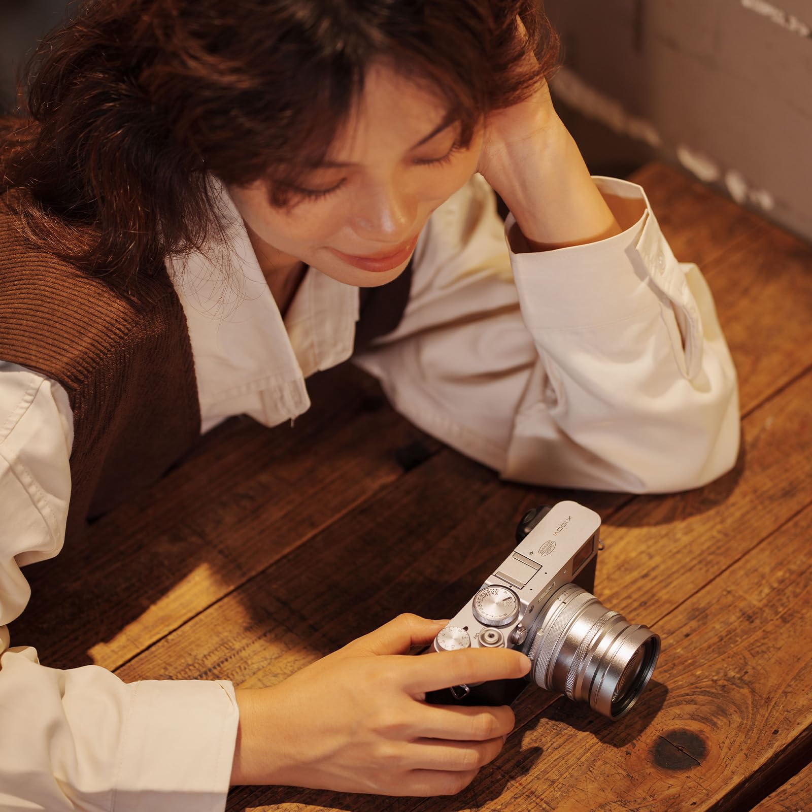 VILTROX Lente convertidora gran angular para Fujifilm X100, extiende la X100 a una perspectiva clara de 19 mm, detección automática de longitud focal, construcción ligera (plata)